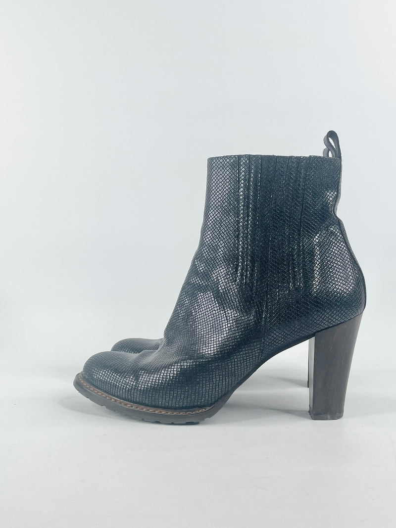 Zinda Black Textured Leather Ankle Boots - EU40