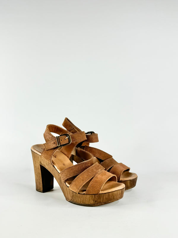 Camilla's Tan Platform Sandals - EU40