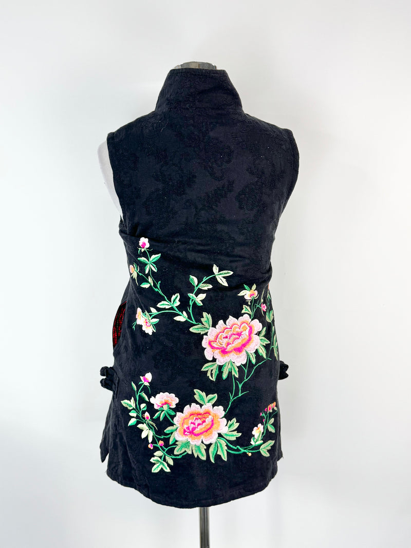 Black Sleeveless Embroidered Jacket - AU10