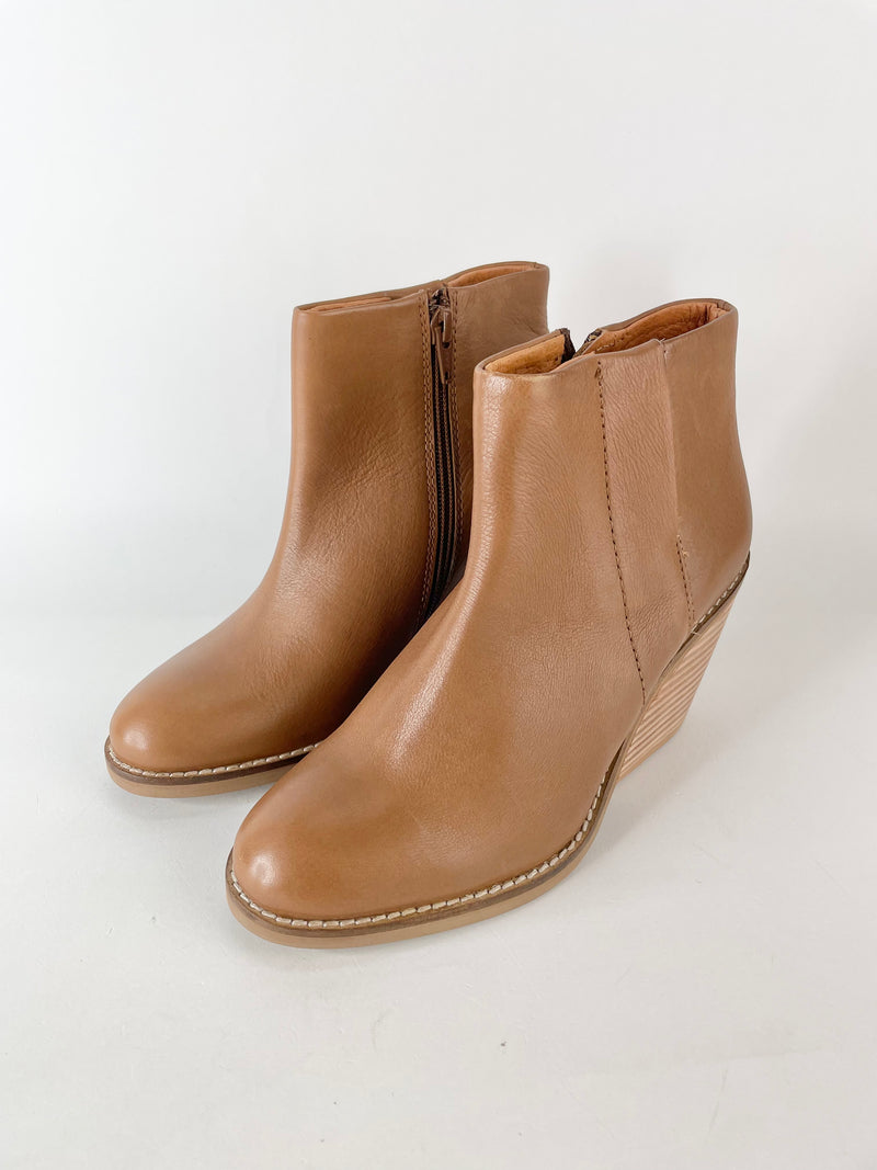 Elk Tan Leather Stad Ankle Boots - EU37