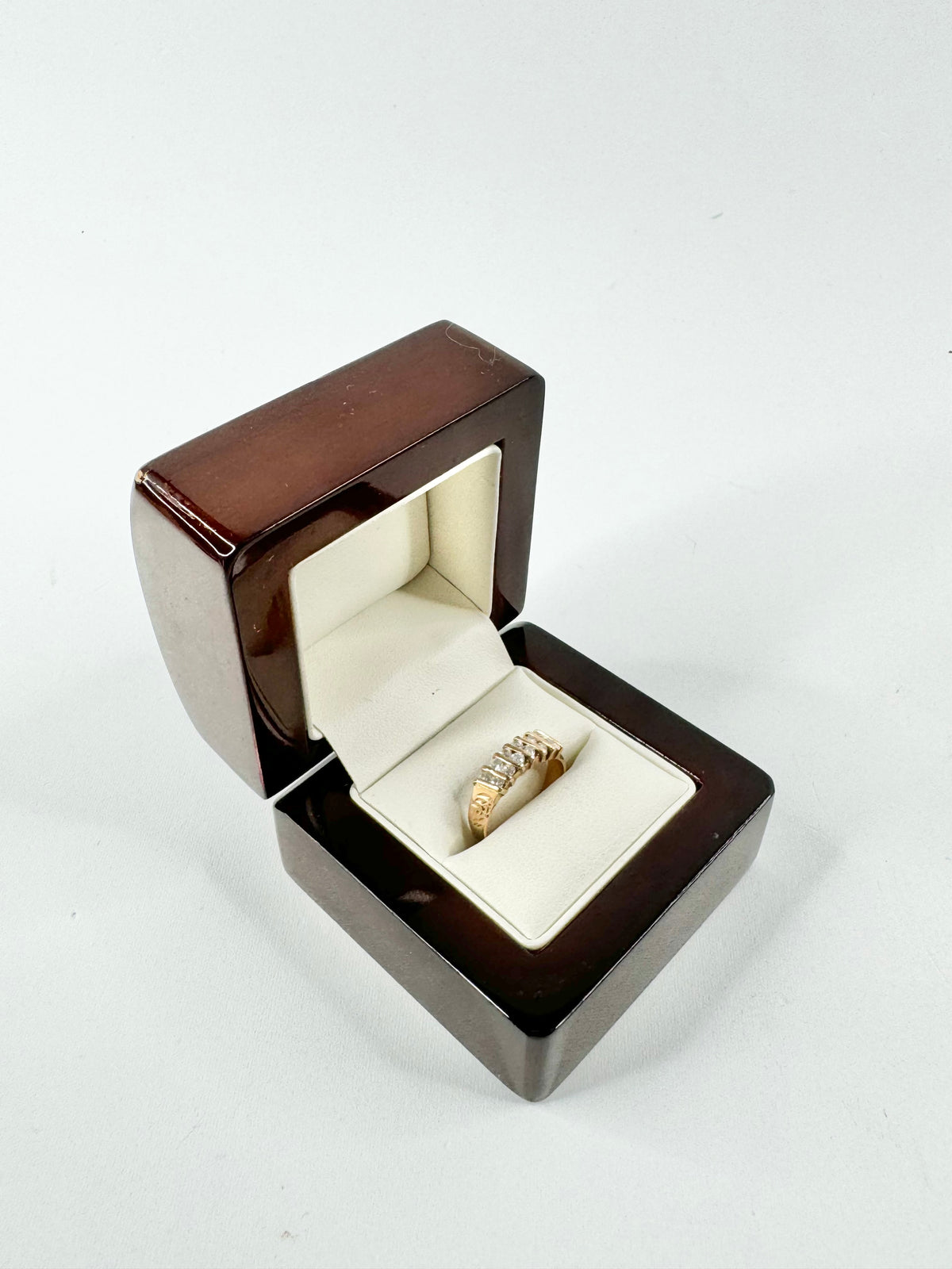 Vintage 18ct Gold & Cubic Zironia Chanel Setting Ring