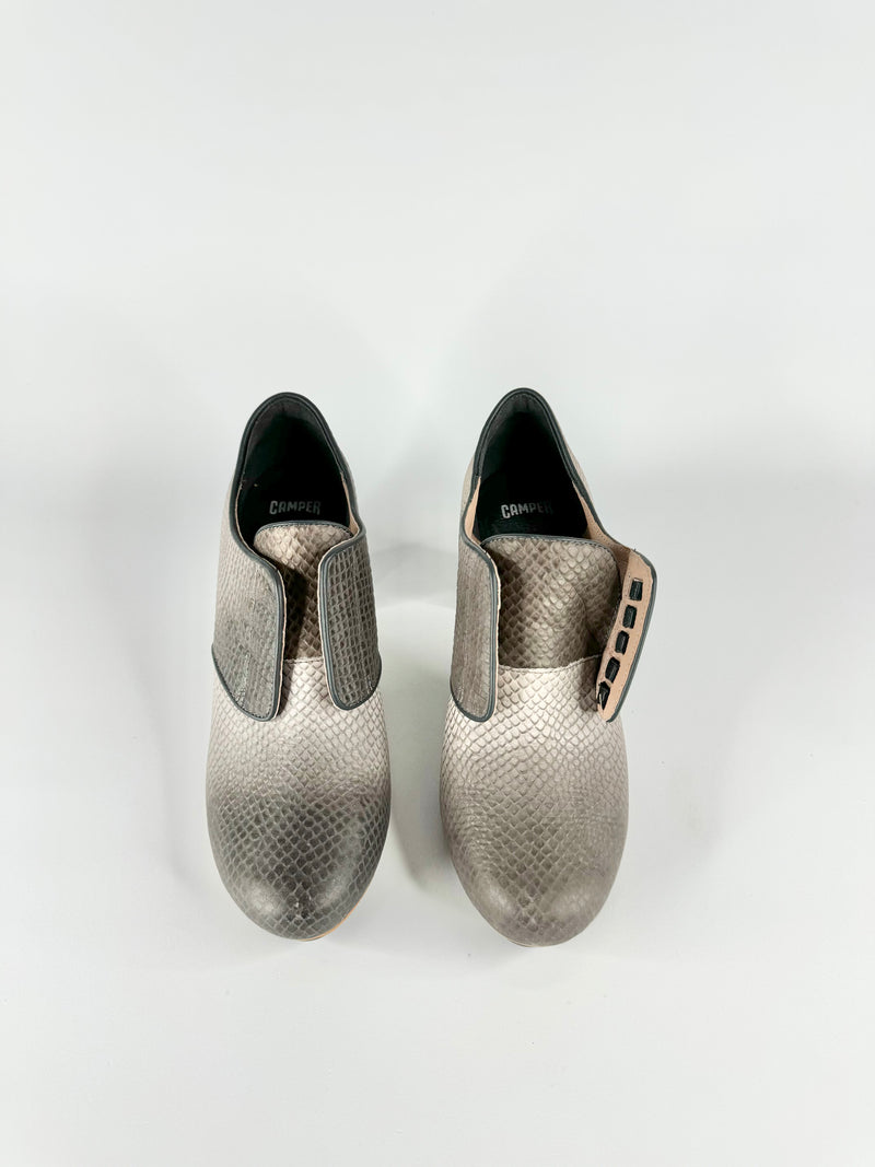 Camper Grey Scaled Pumps - EU37