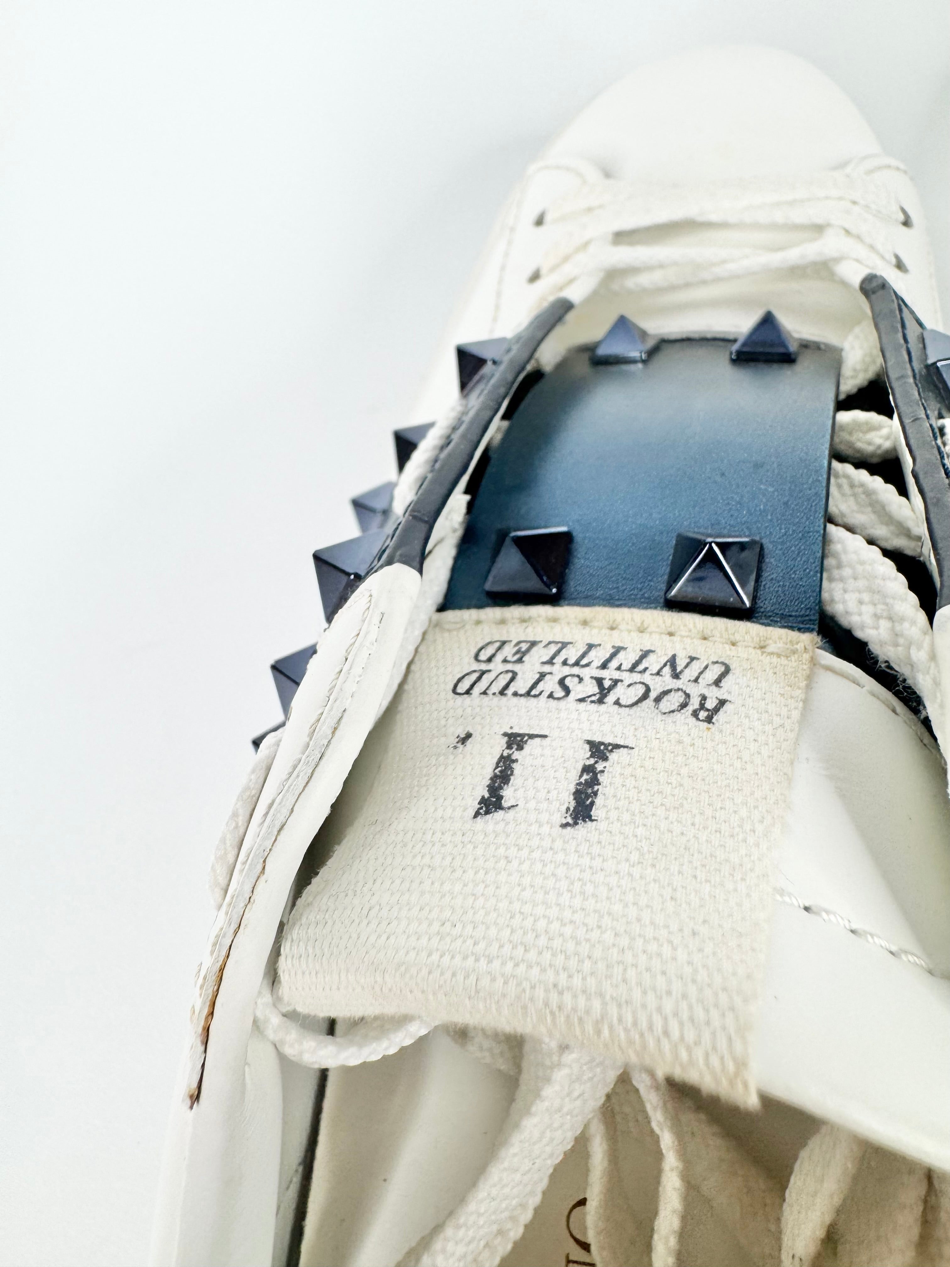 Valentino Gravani White & Metallic Blue ‘Untitled’ Rockstud Sneakers - EU39