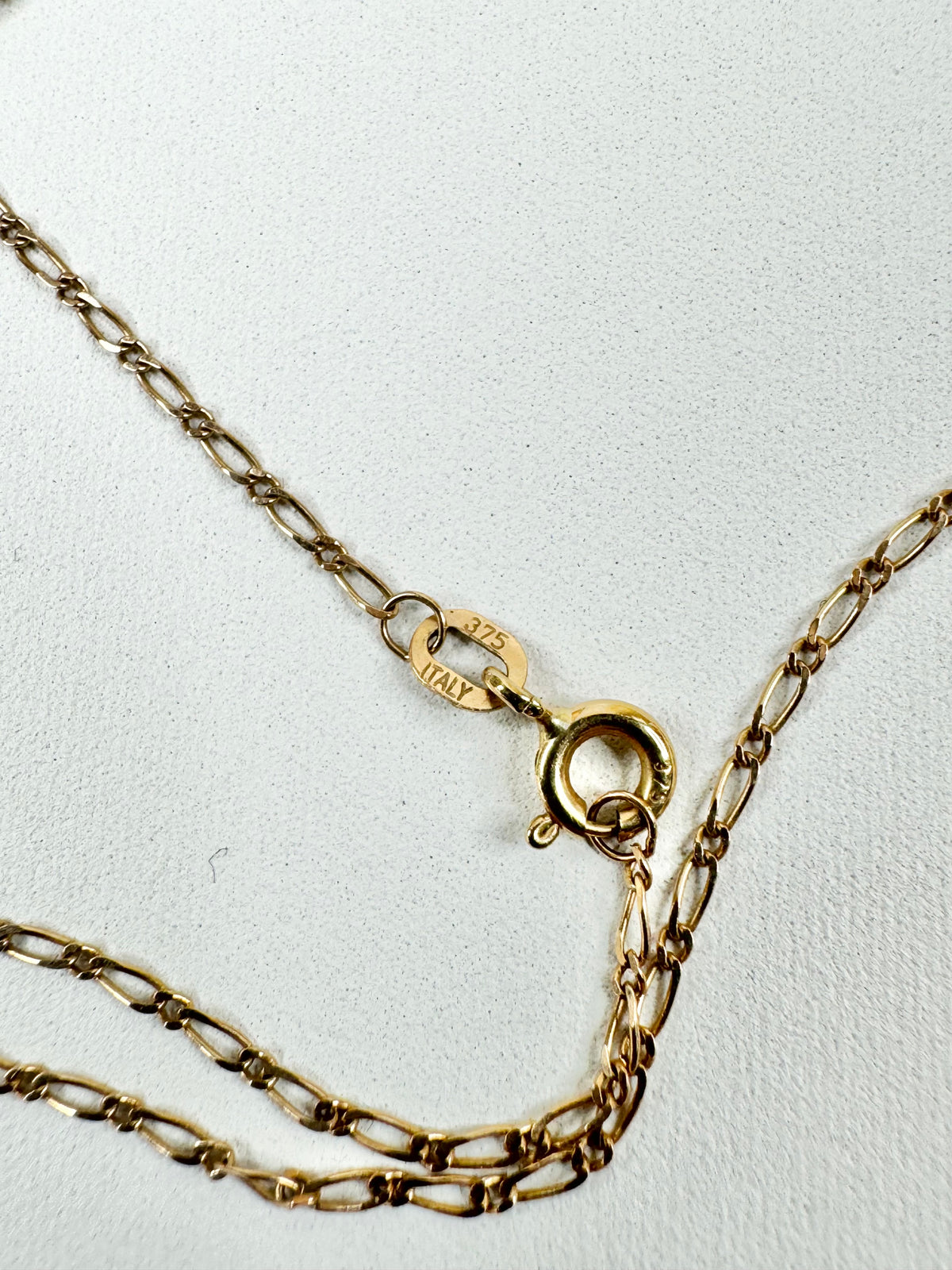 9ct Gold & Diamond Flower Pendant & Chain
