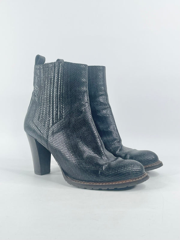 Zinda Black Textured Leather Ankle Boots - EU40