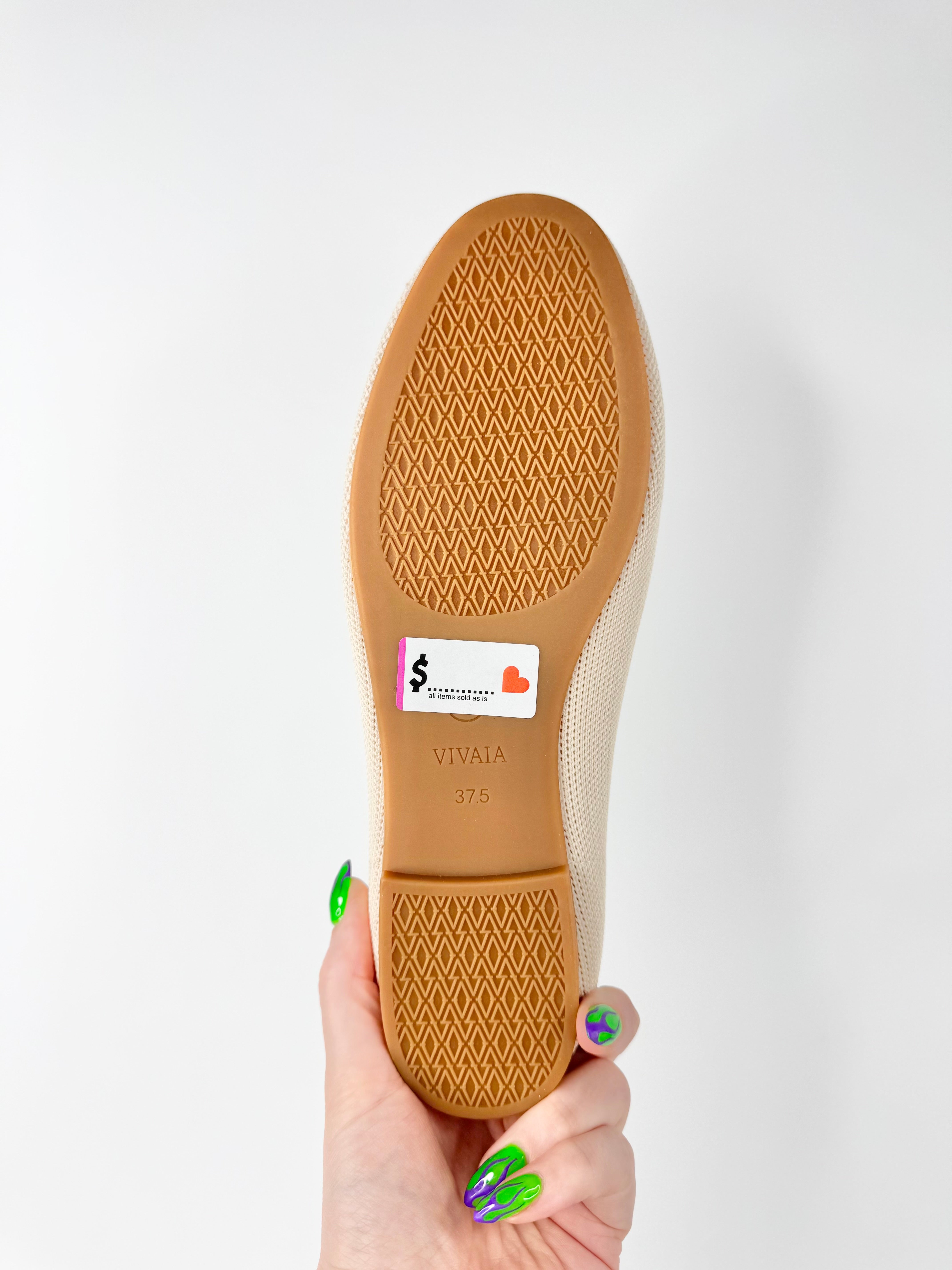 Vivaia 'Audrey' Bee Hapy Round-Toe Embroidered Loafers - EU37.5