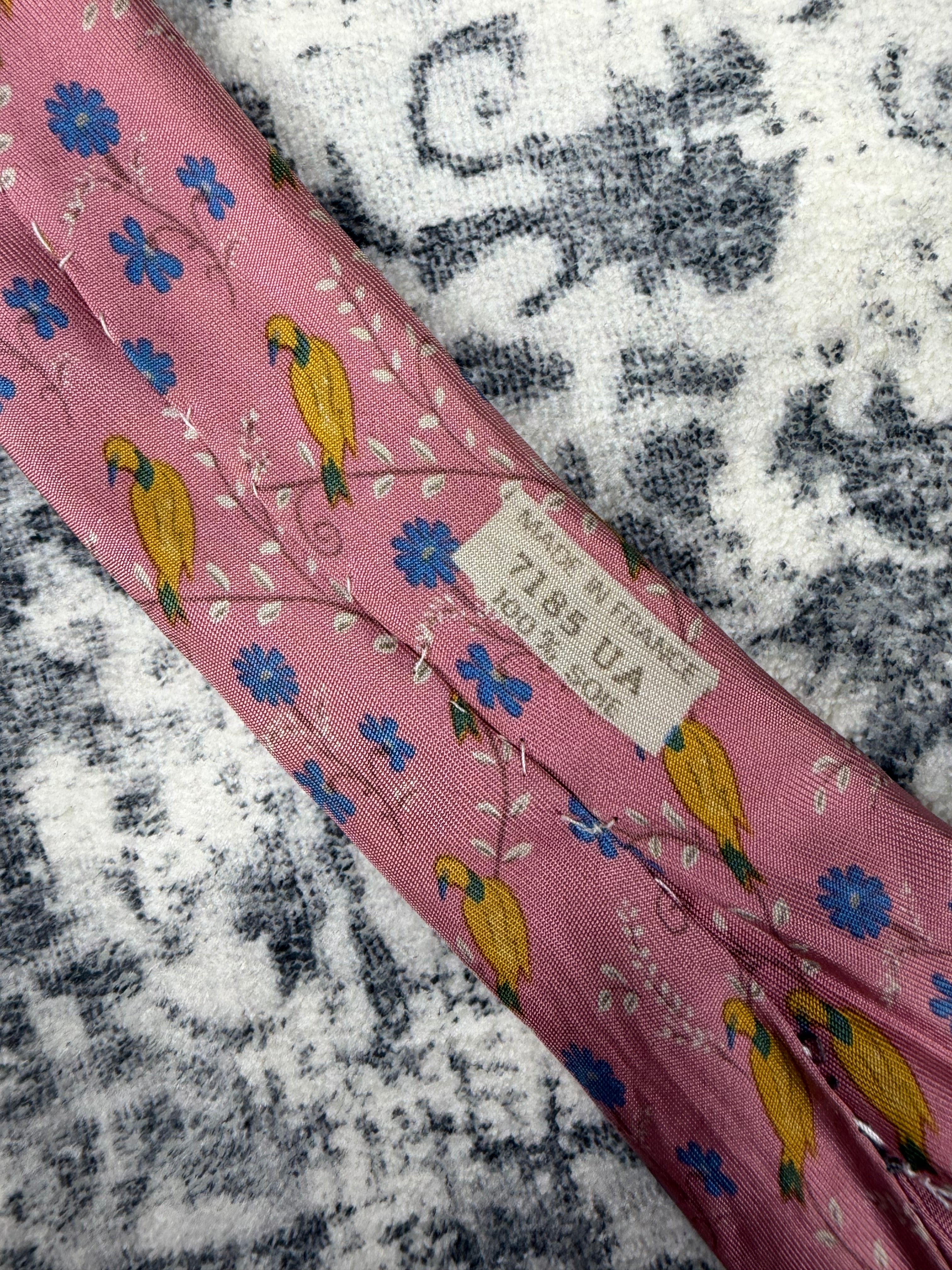 Vintage 90s Hermès Pink Silk Bird Patterned '7185' Silk Tie