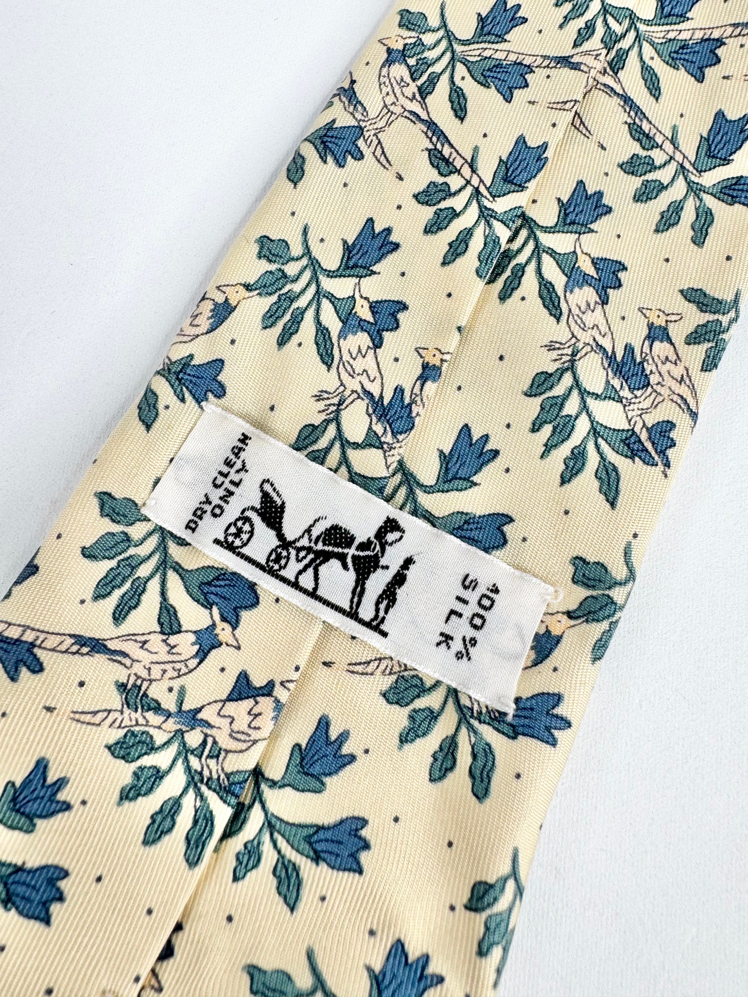 Vintage 90s Hermès Cream Silk Bird Patterned '7274' Silk Tie