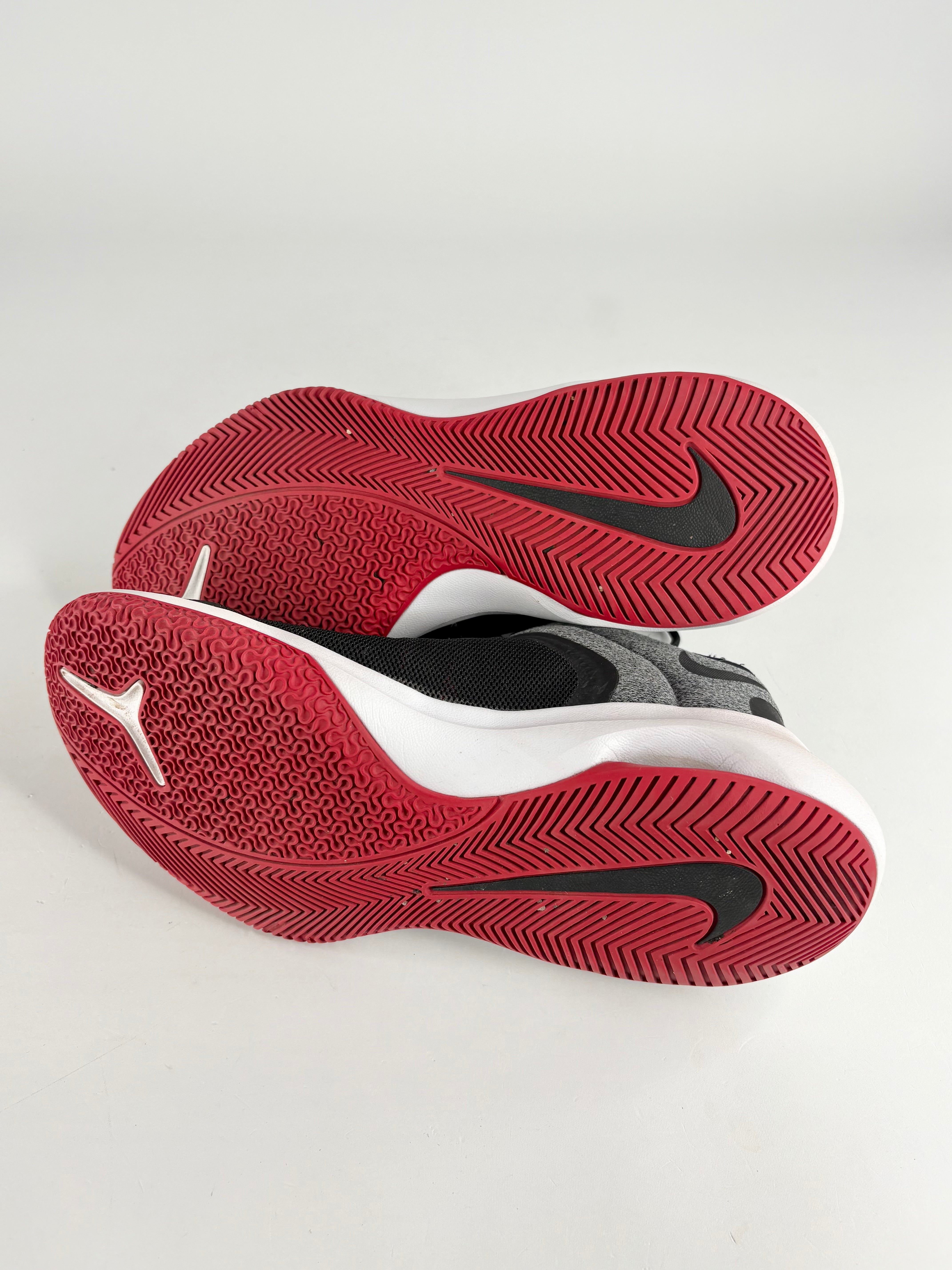 Nike Air Versatile 2 Black & Red Sneakers - EU41
