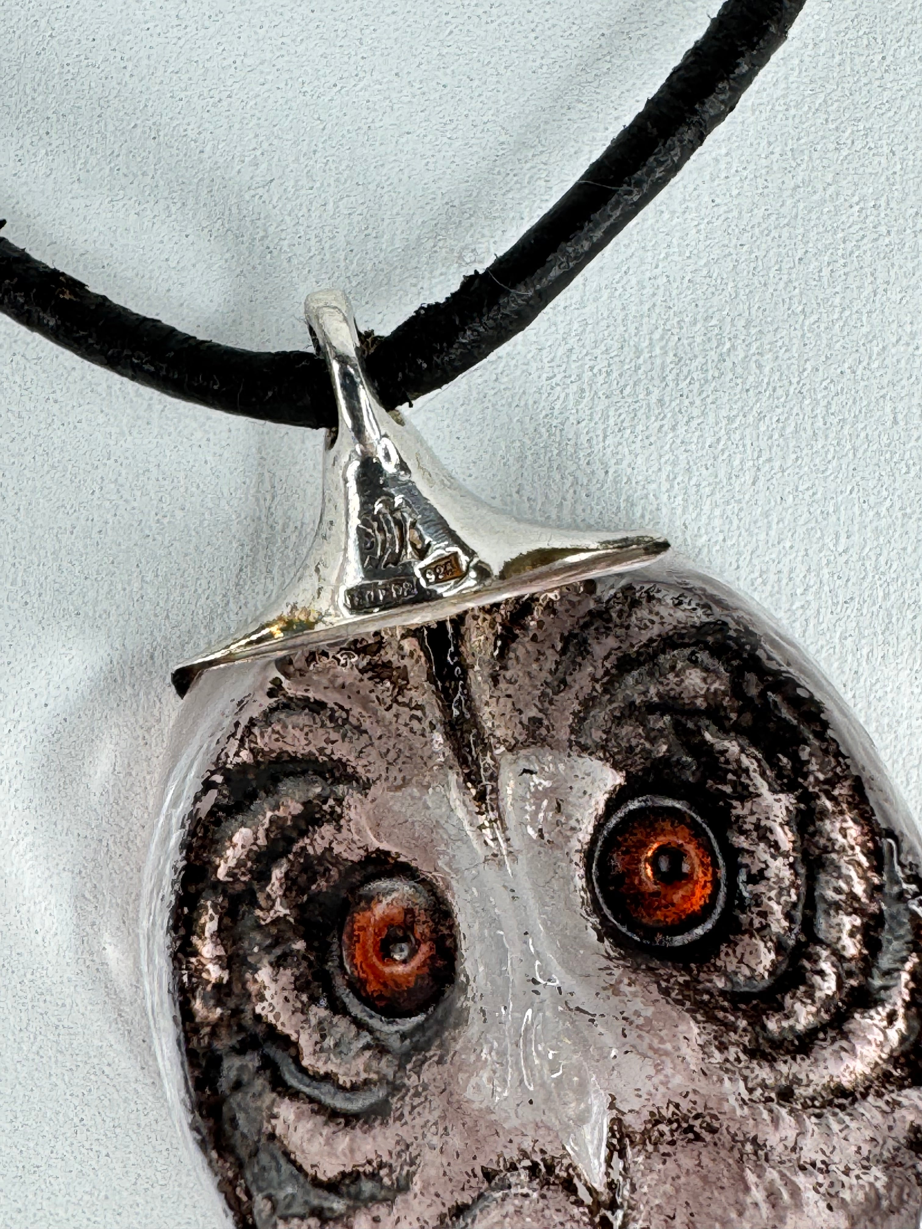 Mats Jonasson Swedish Art Glass Owl Pendant & Necklace