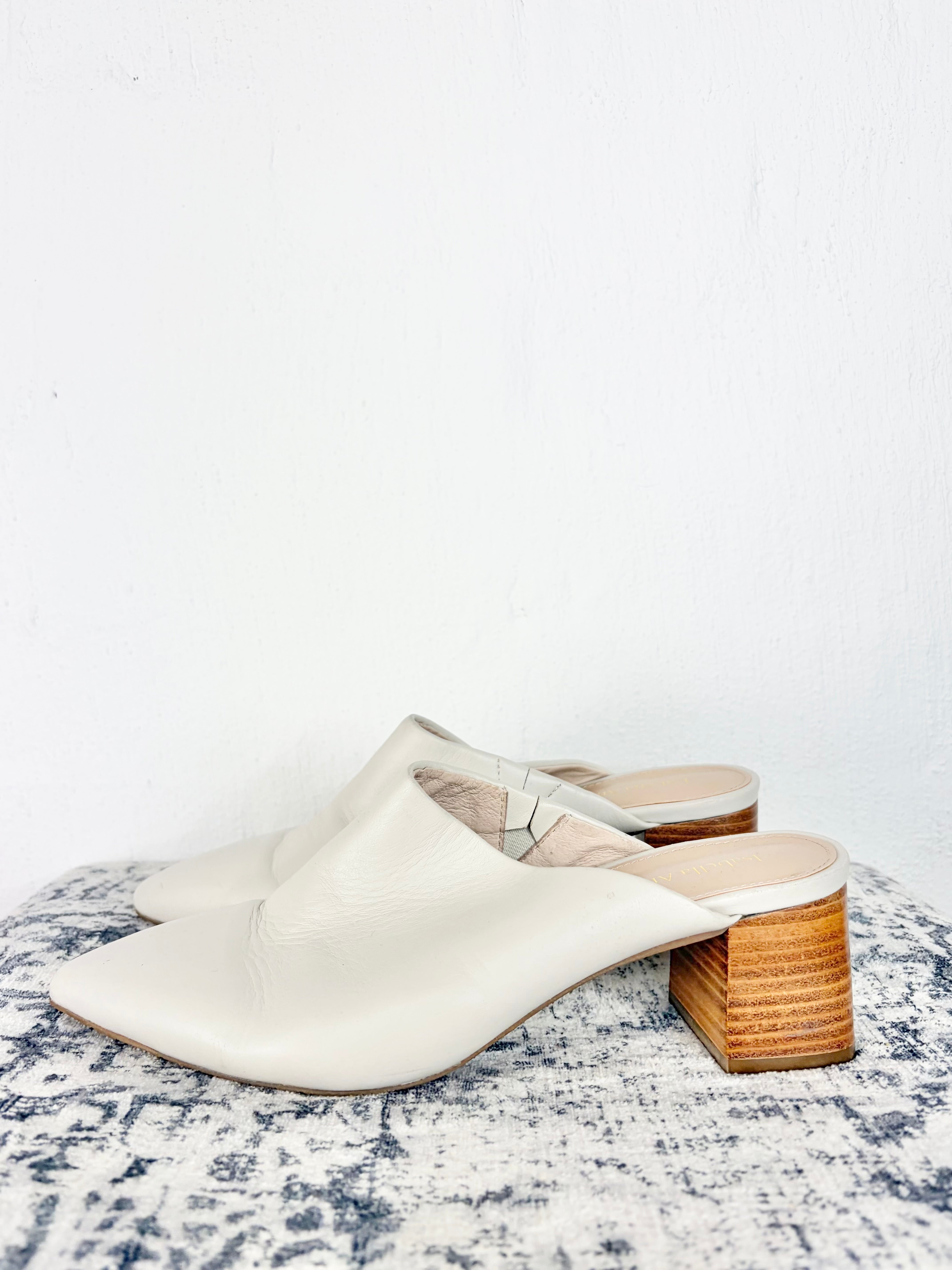Isabella Anselmi Bone Mules - EU39