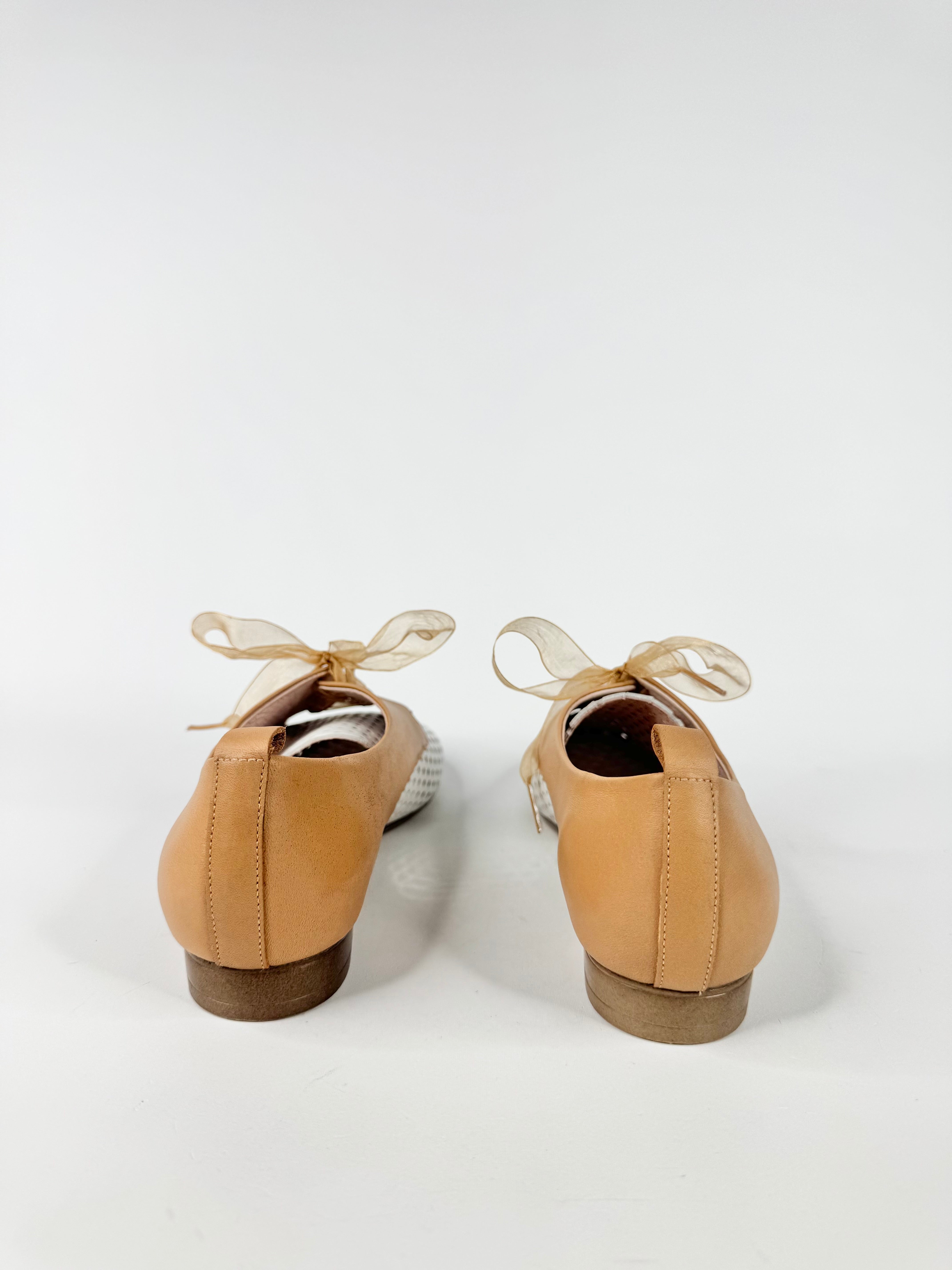 Funchal Lady Tan & White Lace Ups - EU38