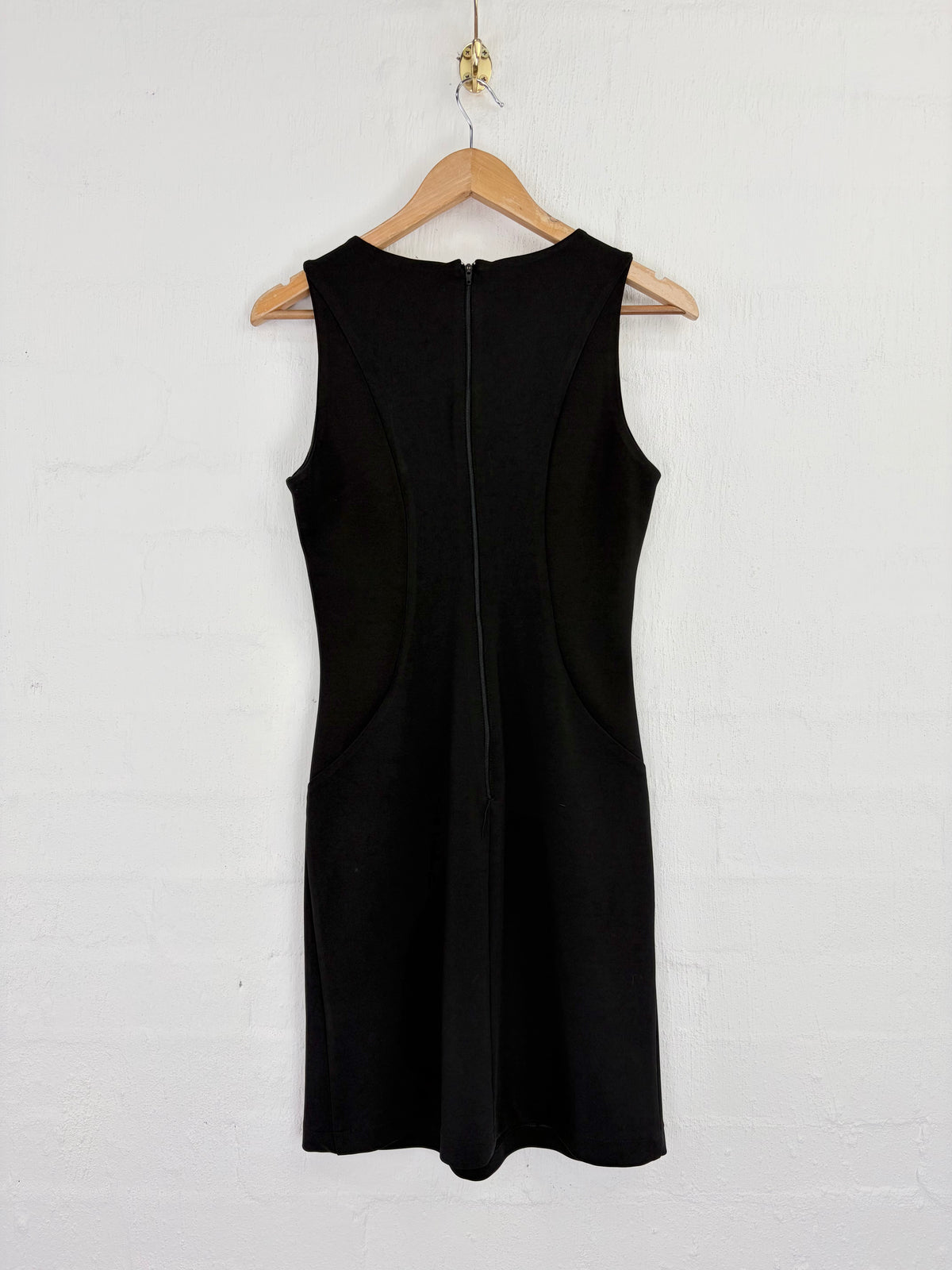 Dizingof Black & Magenta Sheath Dress - AU8