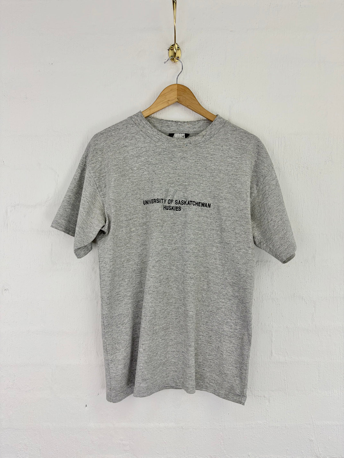 Vintage University of Saskatchewan Huskies Grey Cotton T-Shirt - M/L