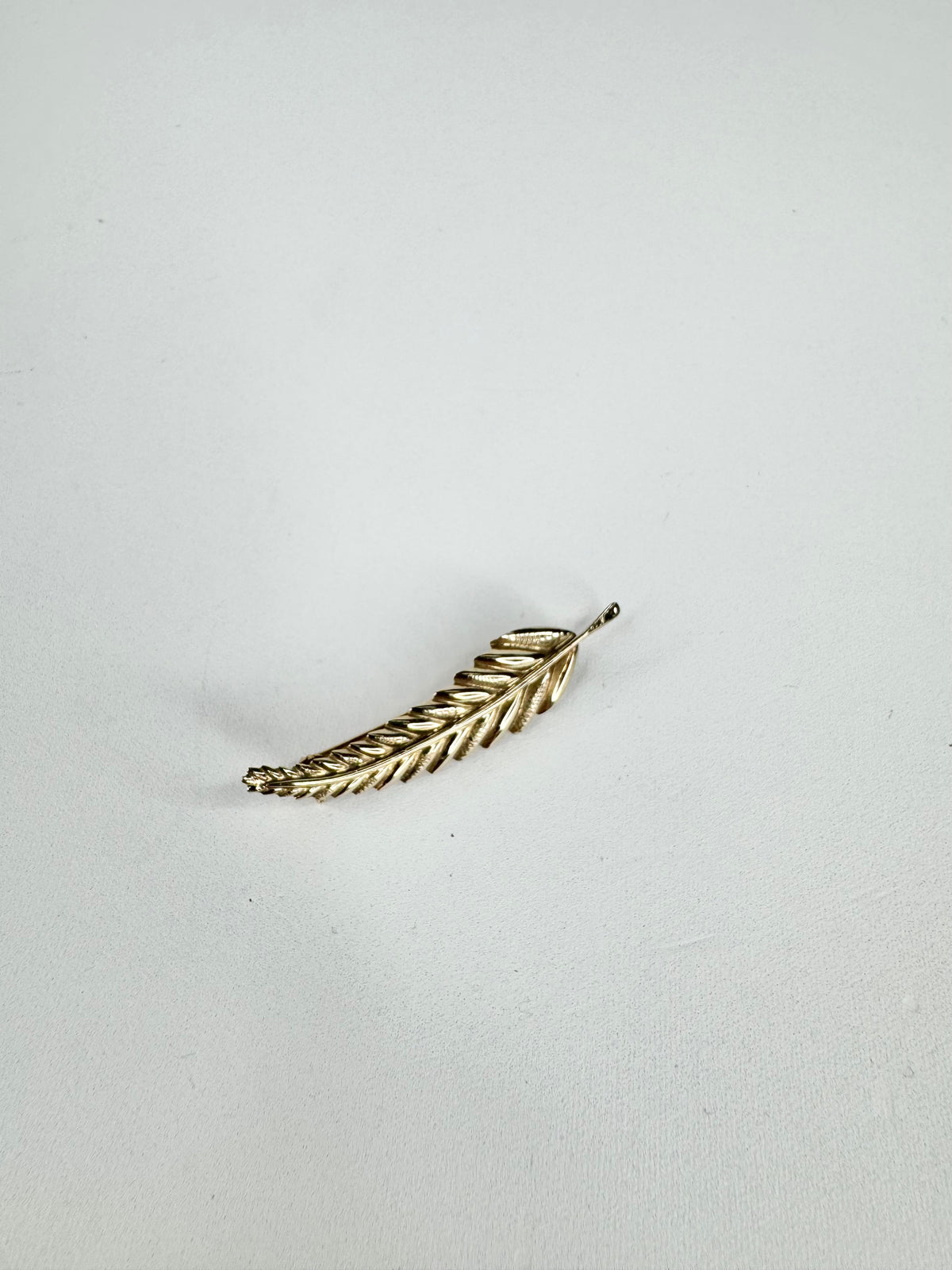 9ct Birmingham Hallmarked Feather Brooch