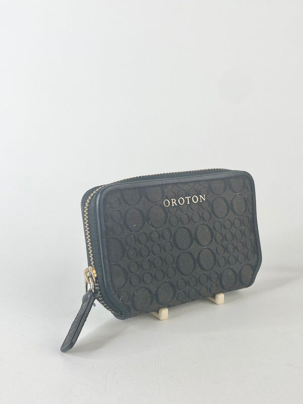 Oroton 2025 signet weekender