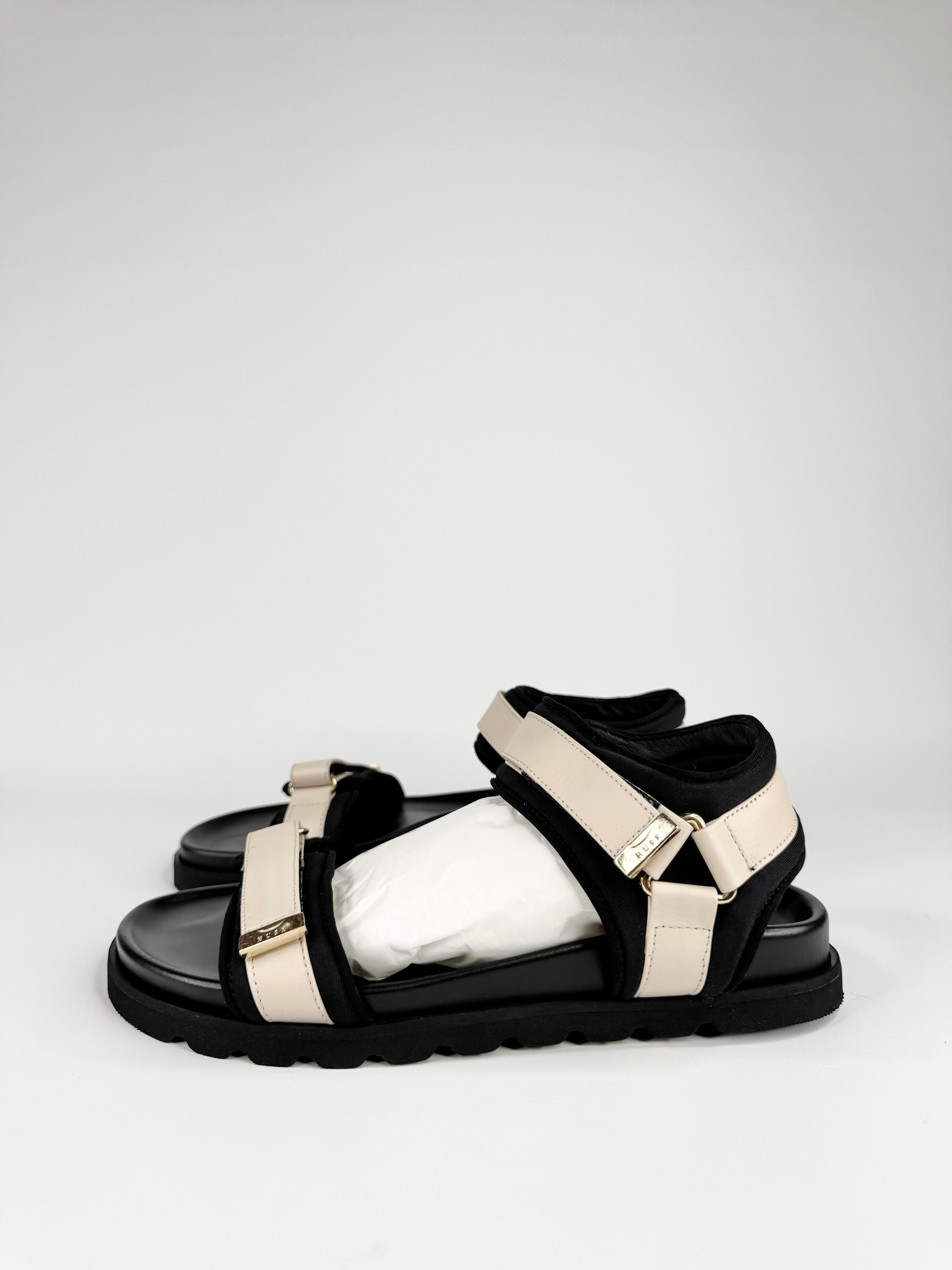 Husk Black & Cream Sandals NWT - EU40