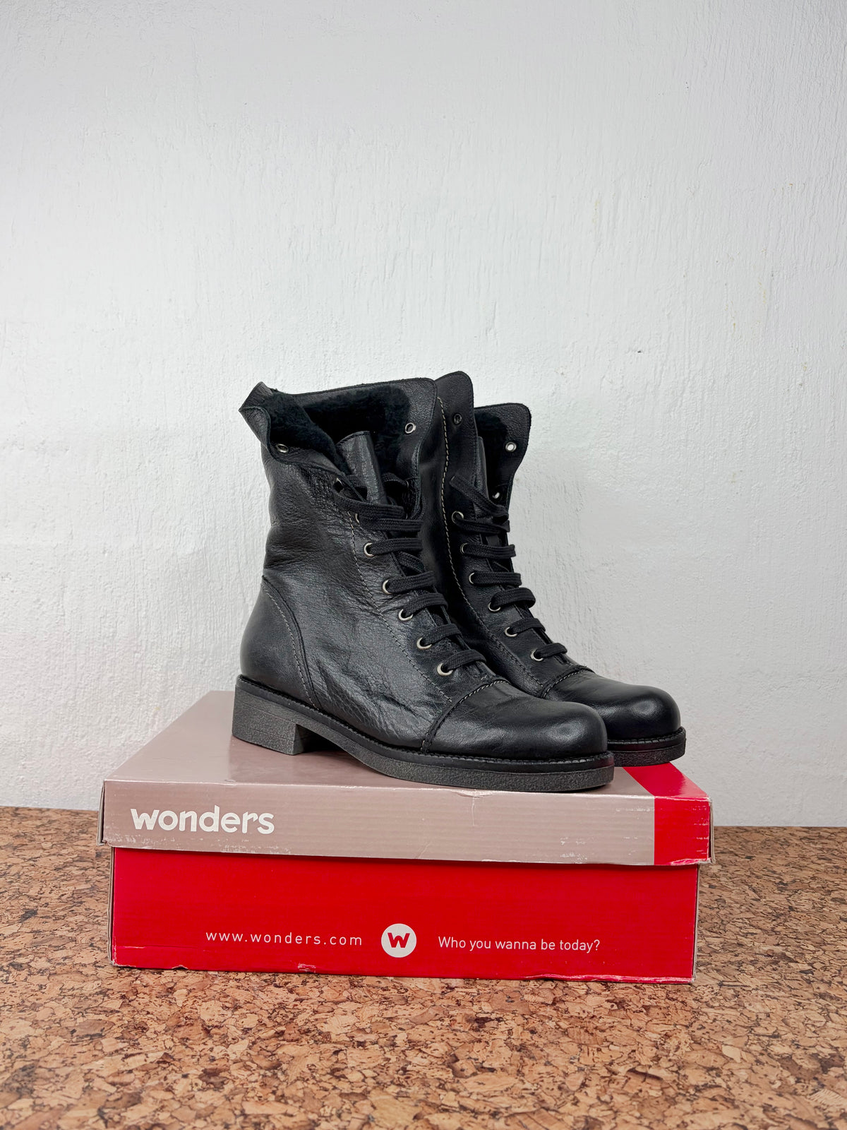 Wonders Black Fleece Lined Boots - EU38