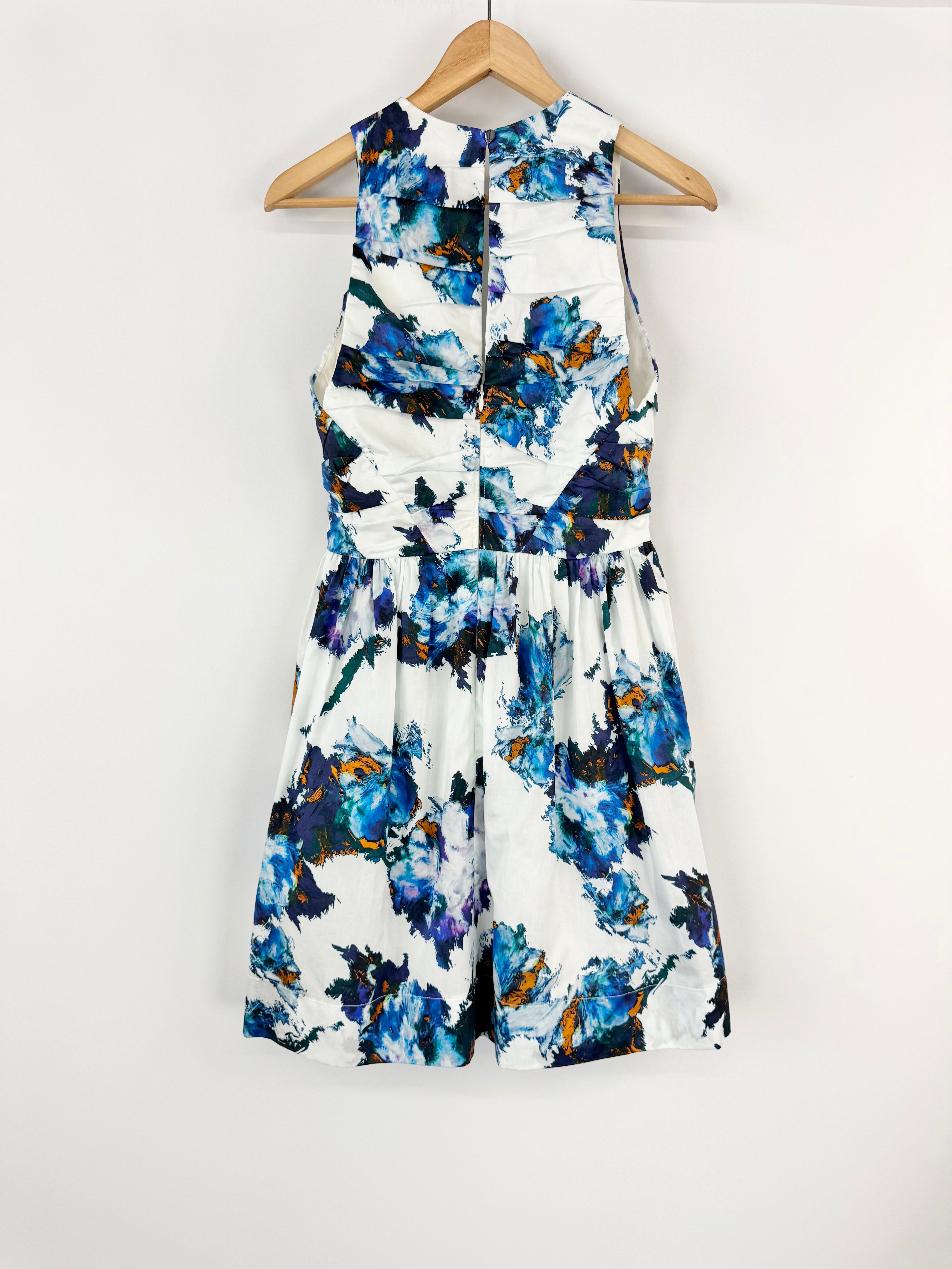 Cue Blue Floral Pattern White Dress NWT - AU8