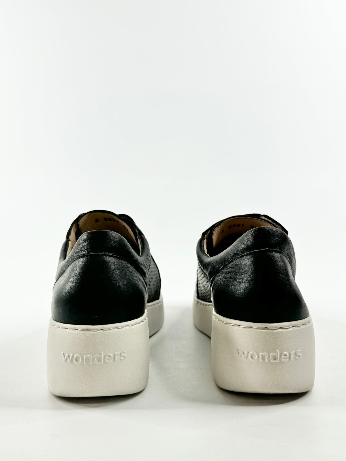 Wonders Fly Black Perforated Leather Lace Ups - EU37