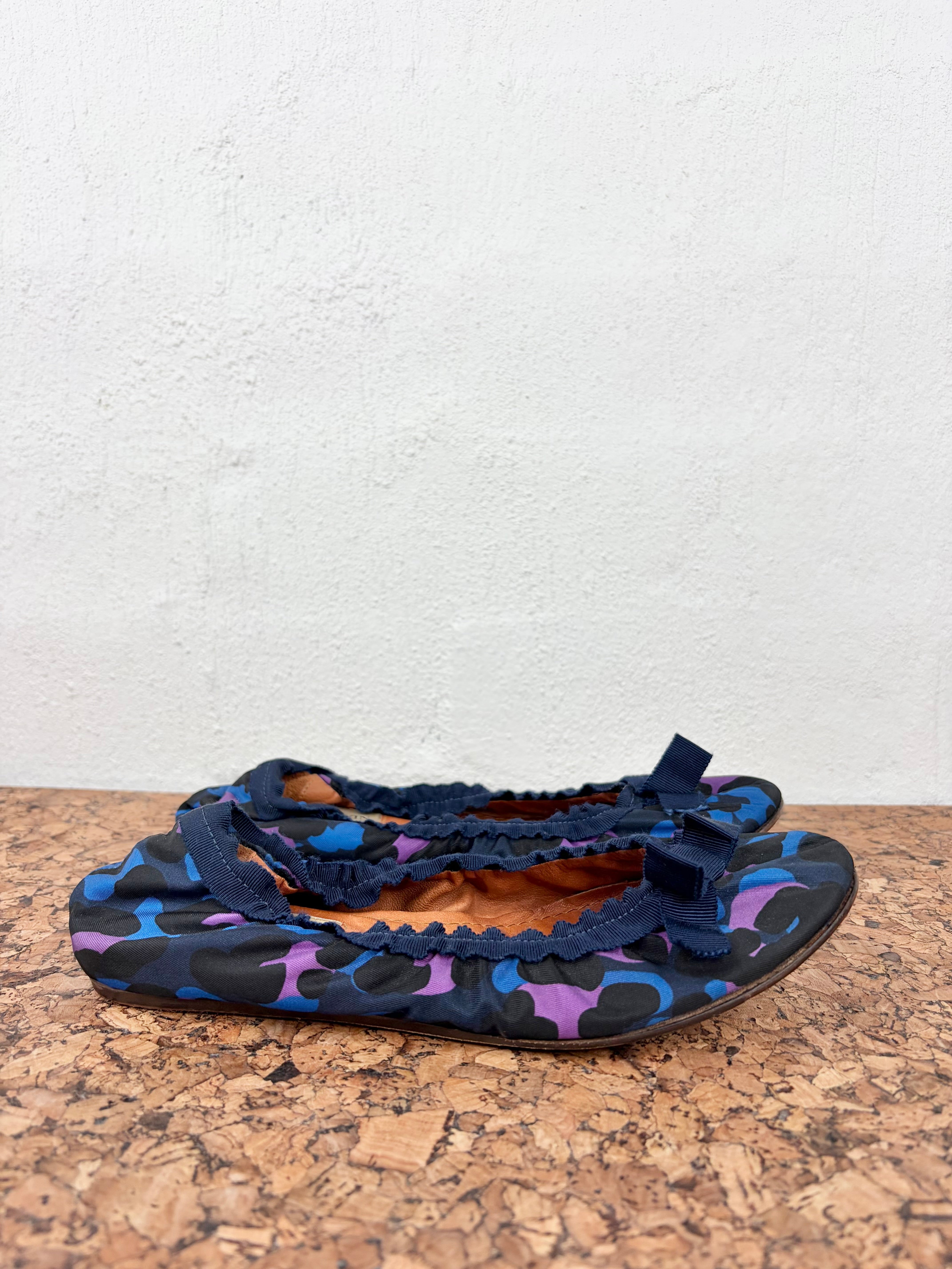 Lanvin Paris Multi Abstract Pull On Ballet Flat - EU37