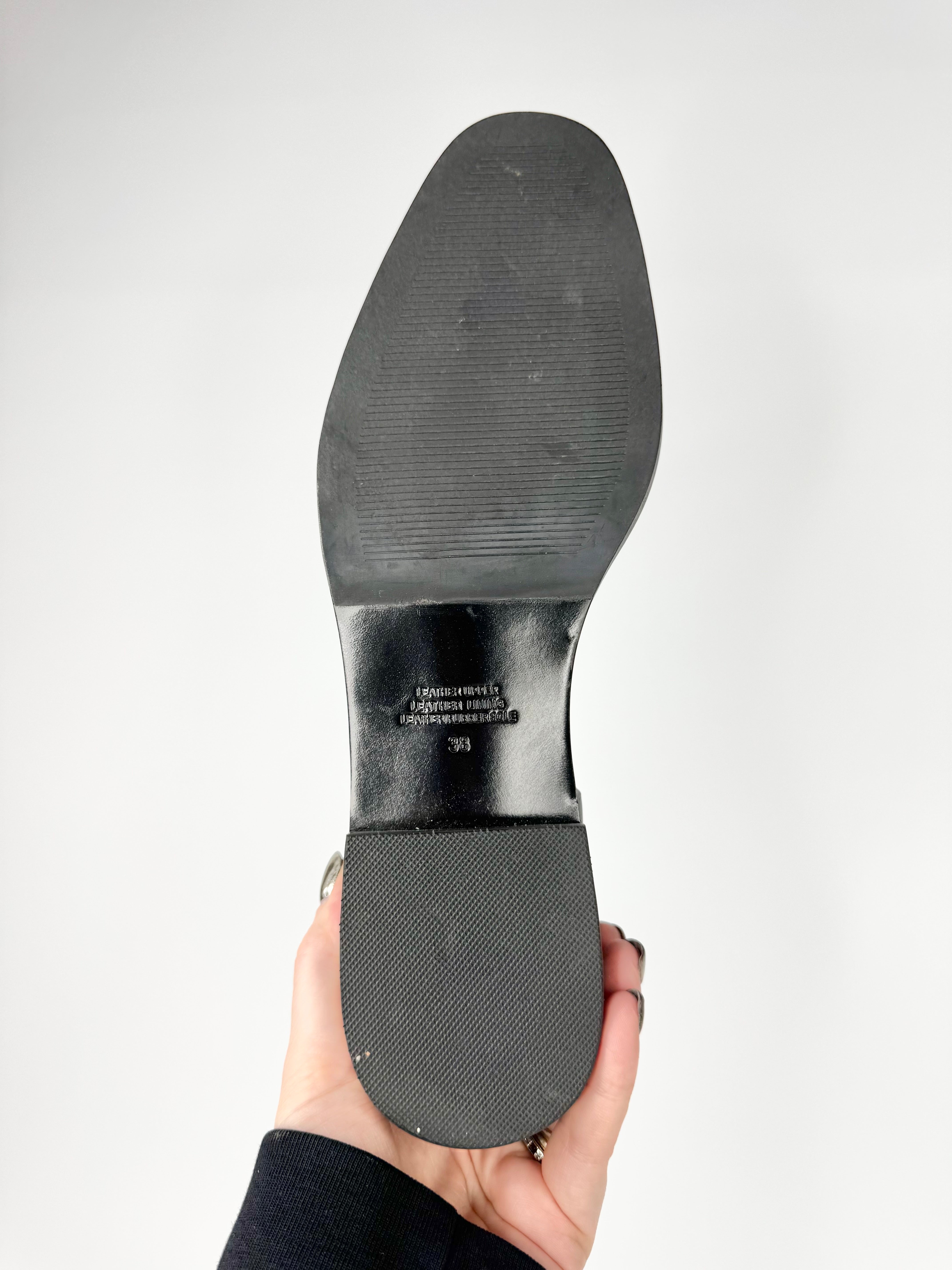 Alpha 60 Smooth Black Leather Cut Out Shoes - EU38