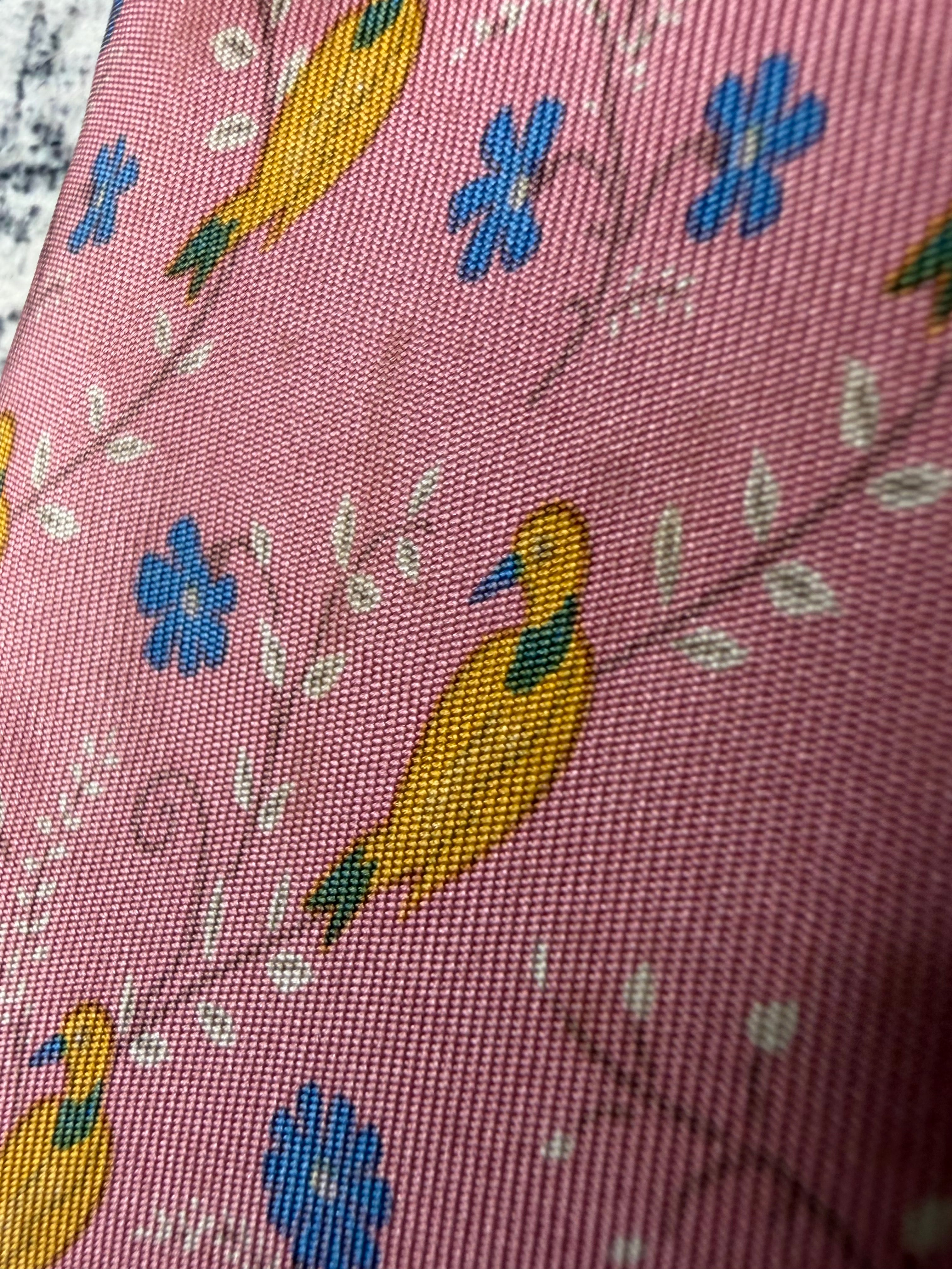 Vintage 90s Hermès Pink Silk Bird Patterned '7185' Silk Tie