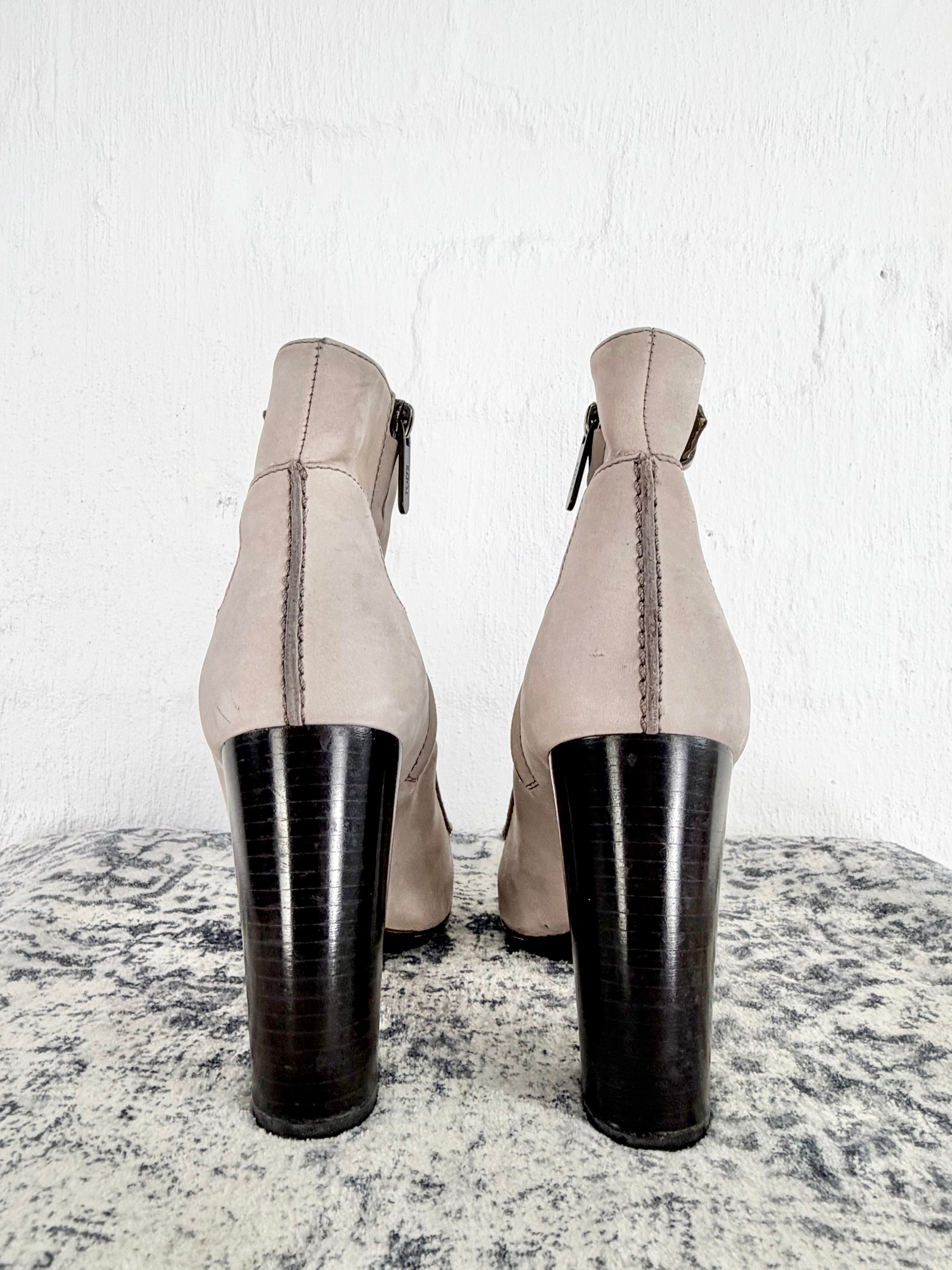 Tod’s Off White Buckle Embellished Ankle Boots - EU38.5