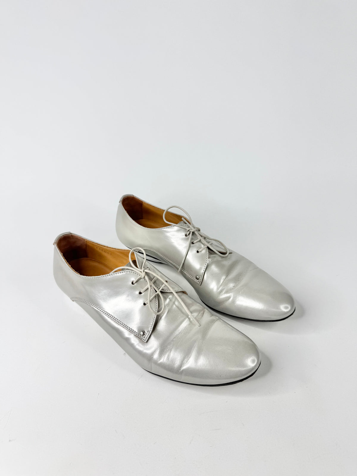 Giorgio Armani Soft Silver Leather Lace Up Shoes - EU39.5