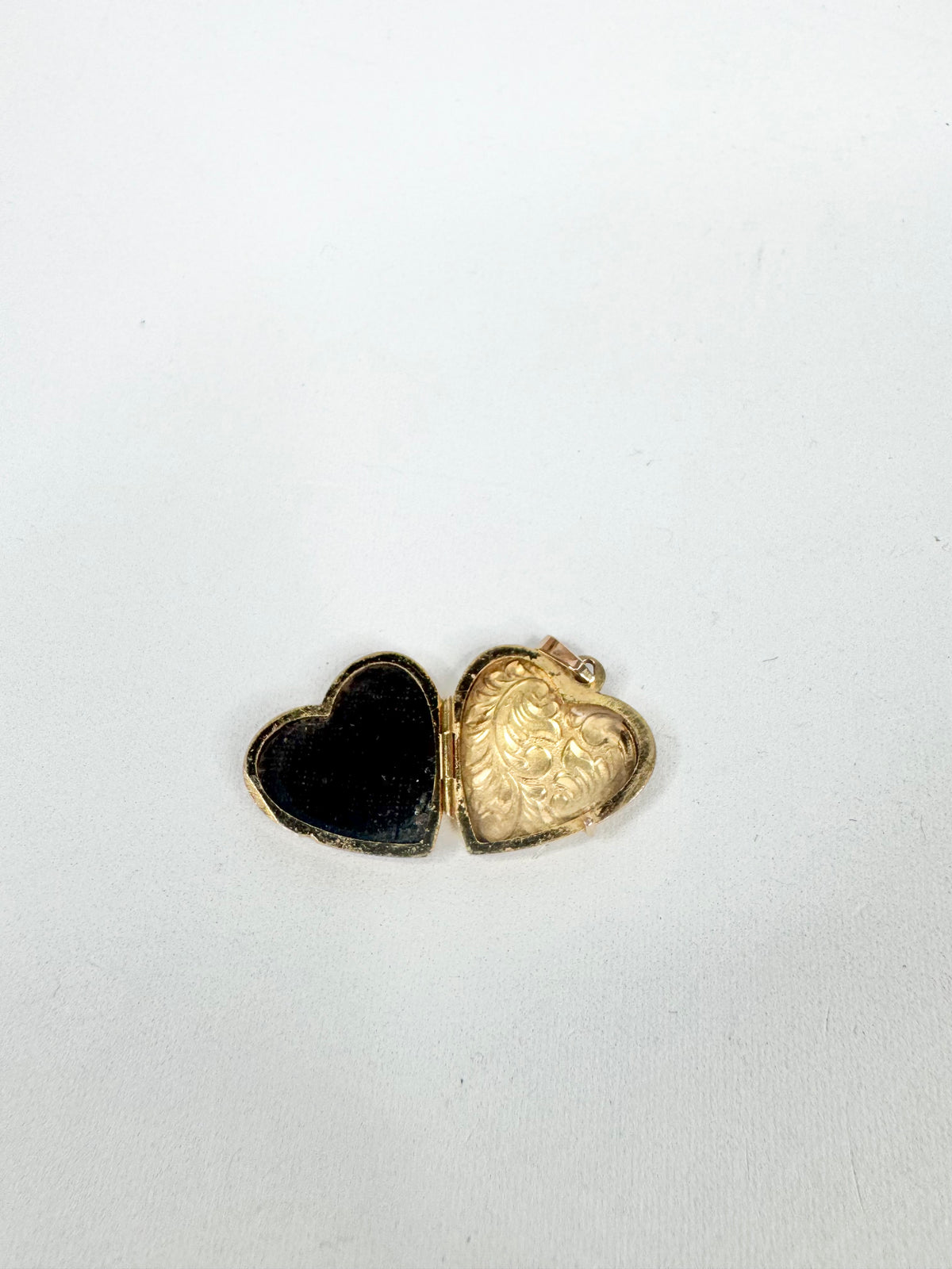9ct Gold Filigree Carved 'I Love You' Locket