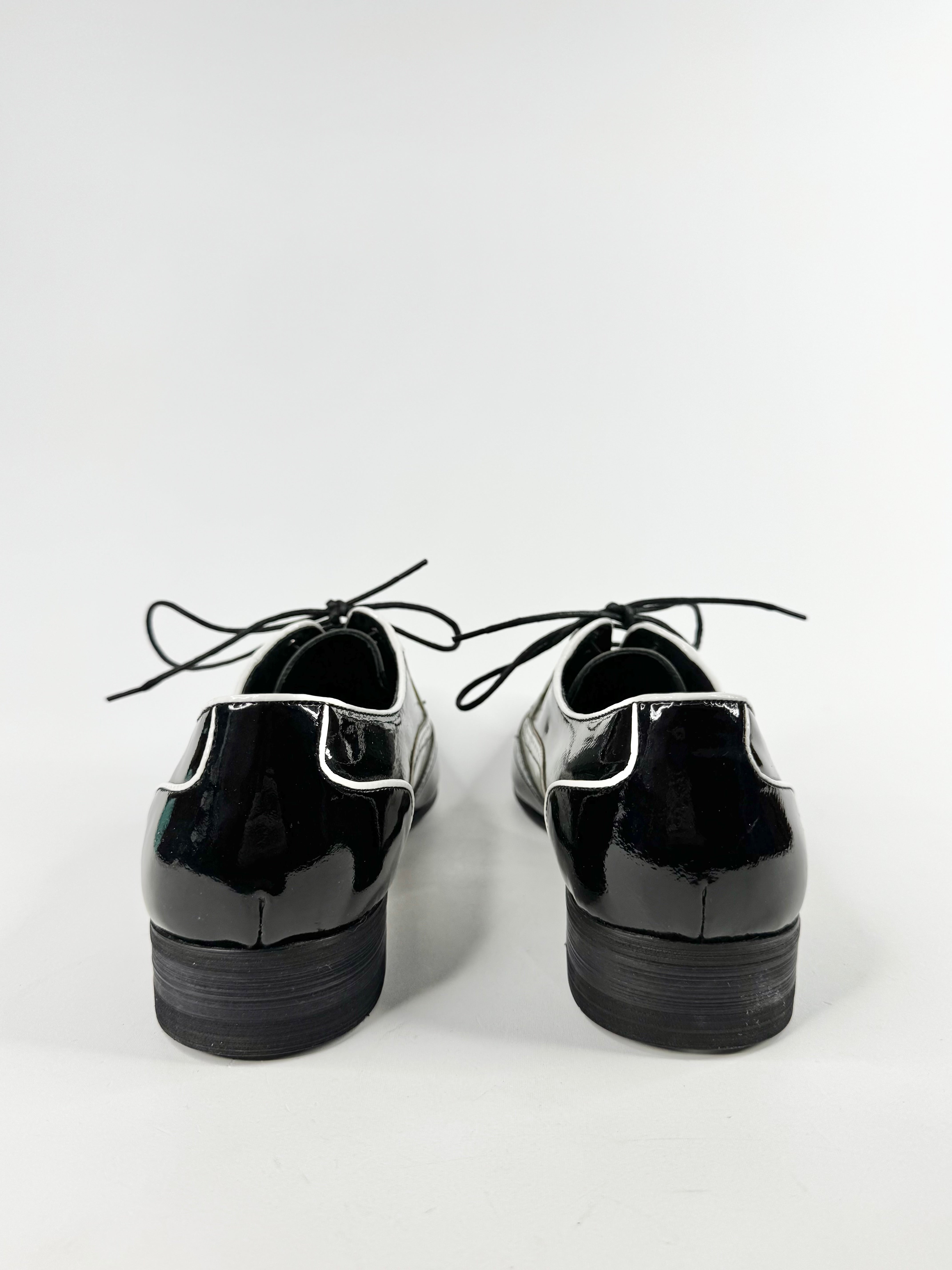 Square Australia Black & White 'Tuxedo' Patent Leather Lace Ups - EU39