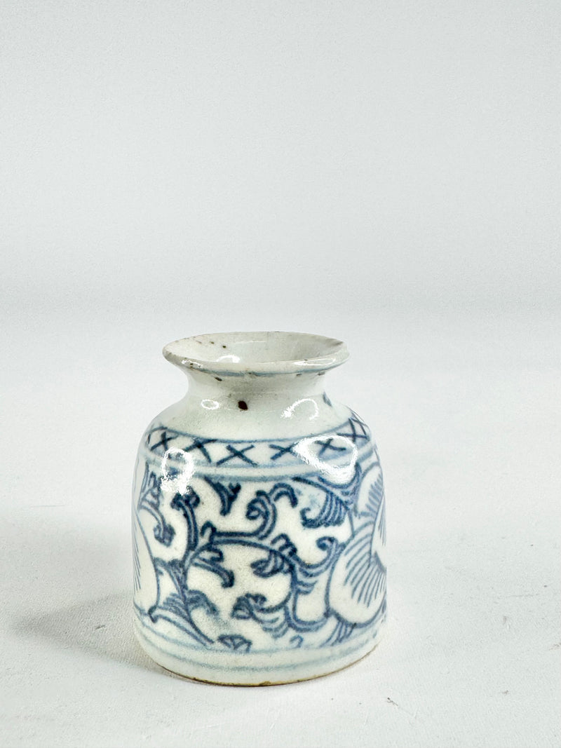 Antique Blue & White Orchid Patterned Jarlet