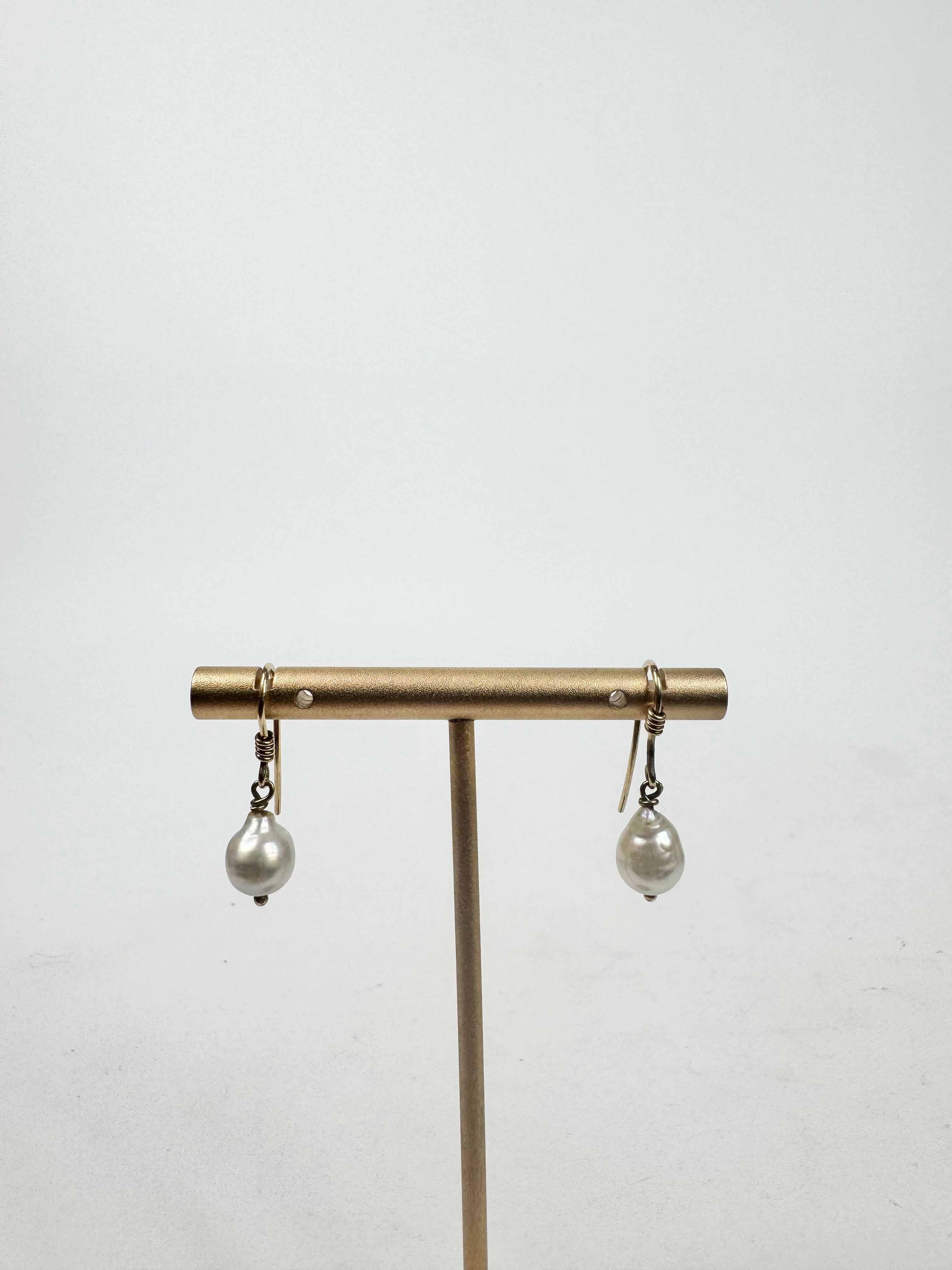 9ct Gold & Freshwater Pearl Drop Earrings