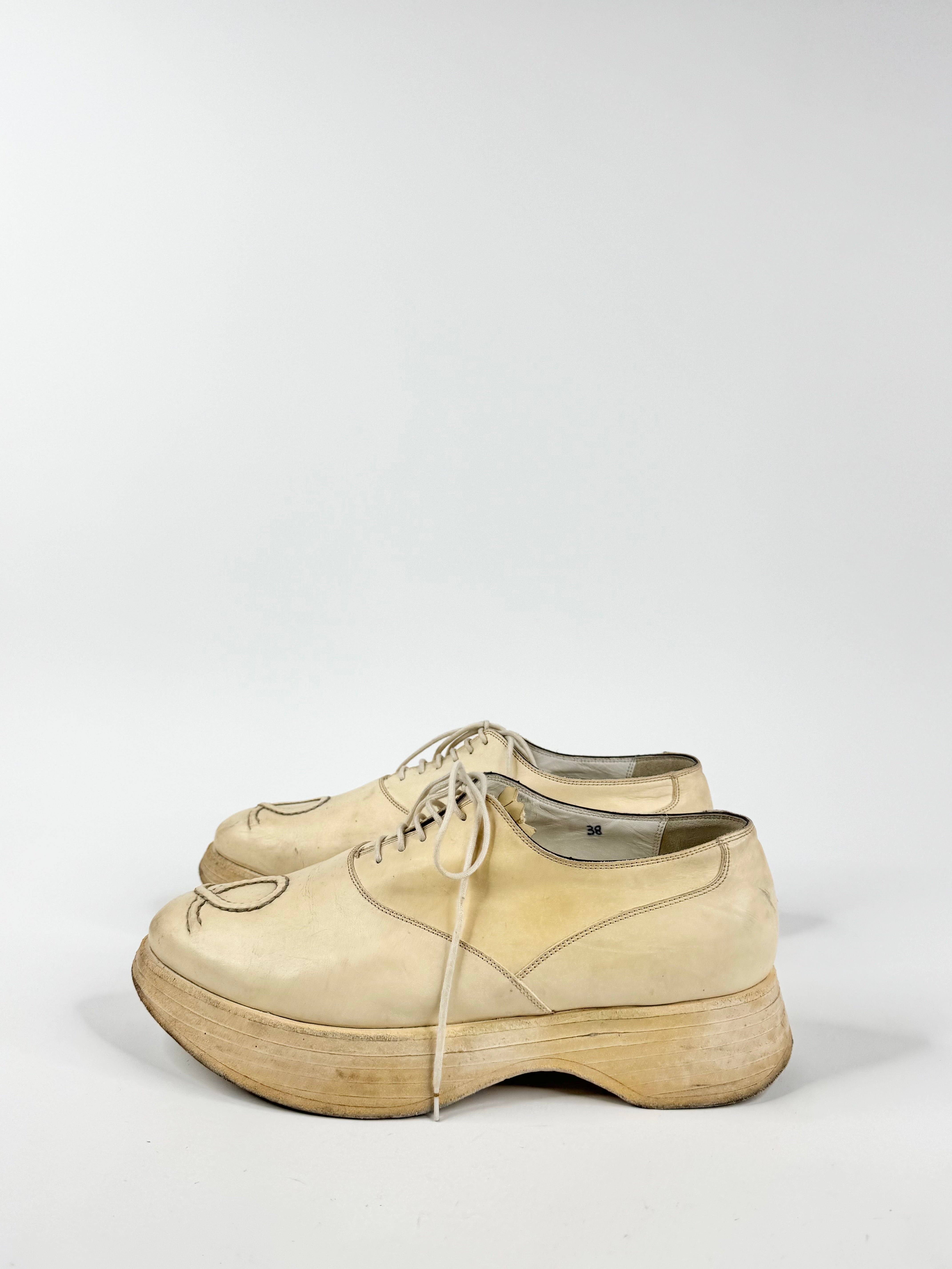 Le Yucca's Cream Platform Lace Ups - EU38