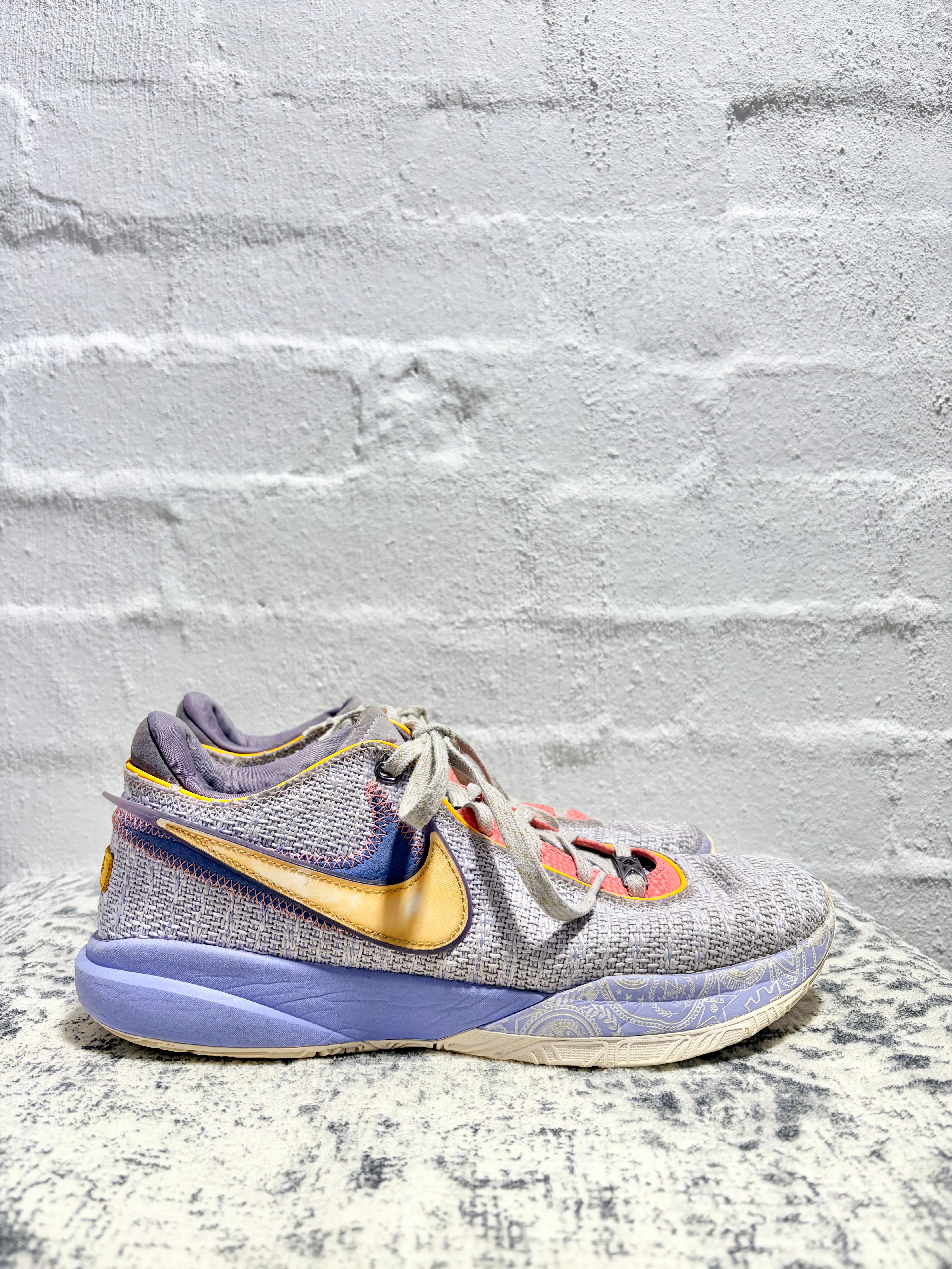 Nike LeBron XX 'Violet Frost' Sneakers - EU44.5