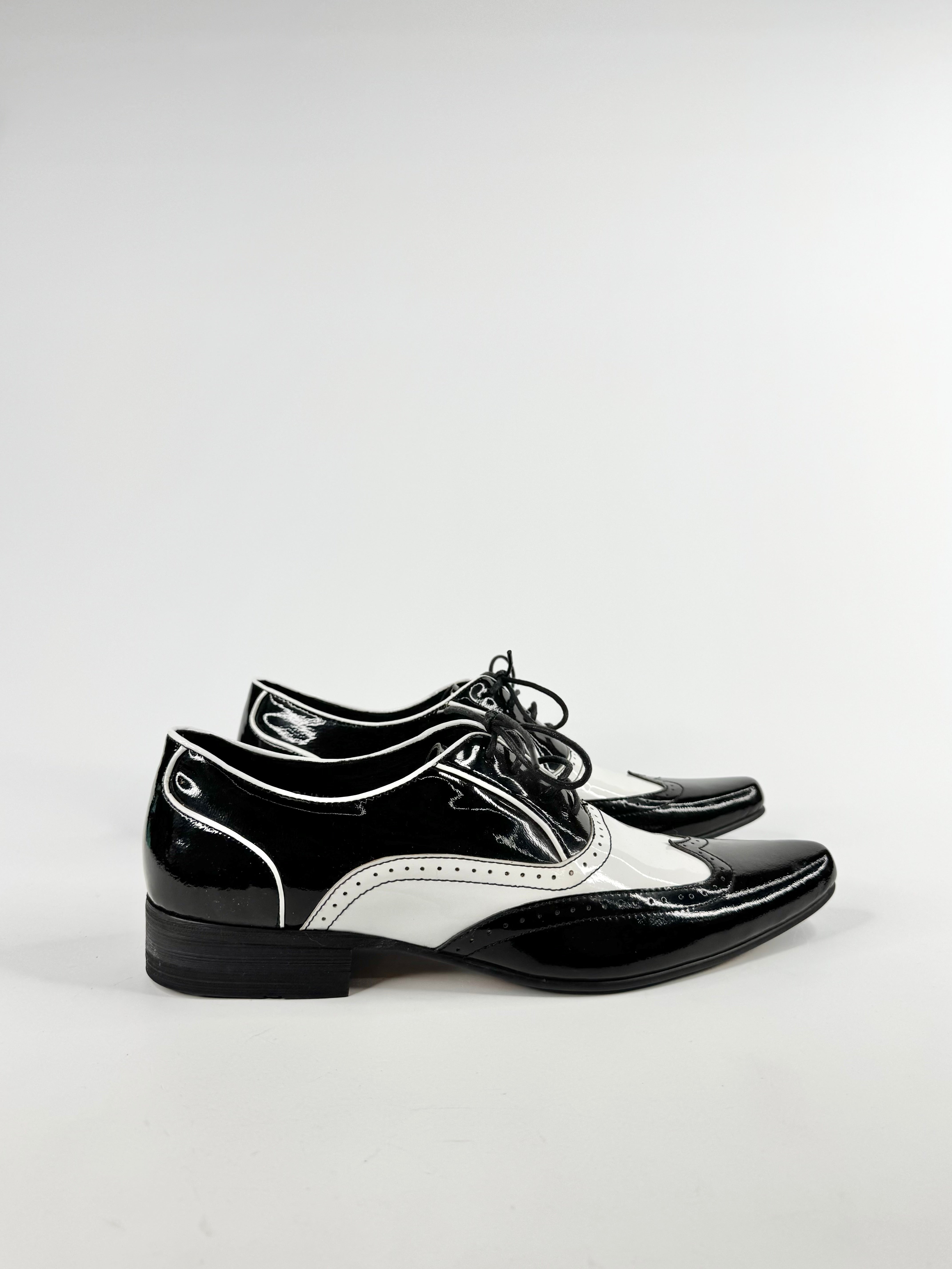 Square Australia Black & White 'Tuxedo' Patent Leather Lace Ups - EU39