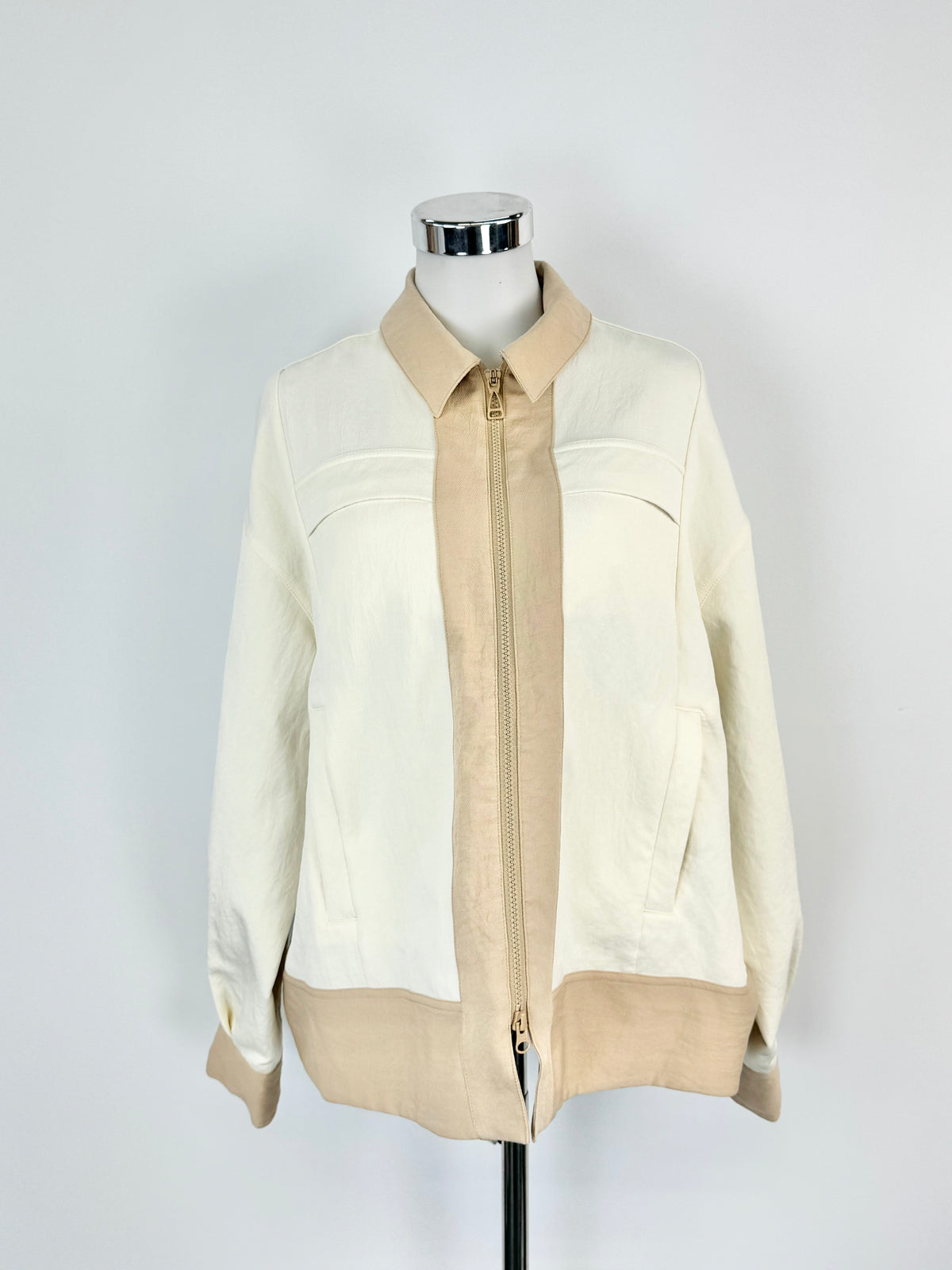 Air Jordan Cream & Beige Jacket - M