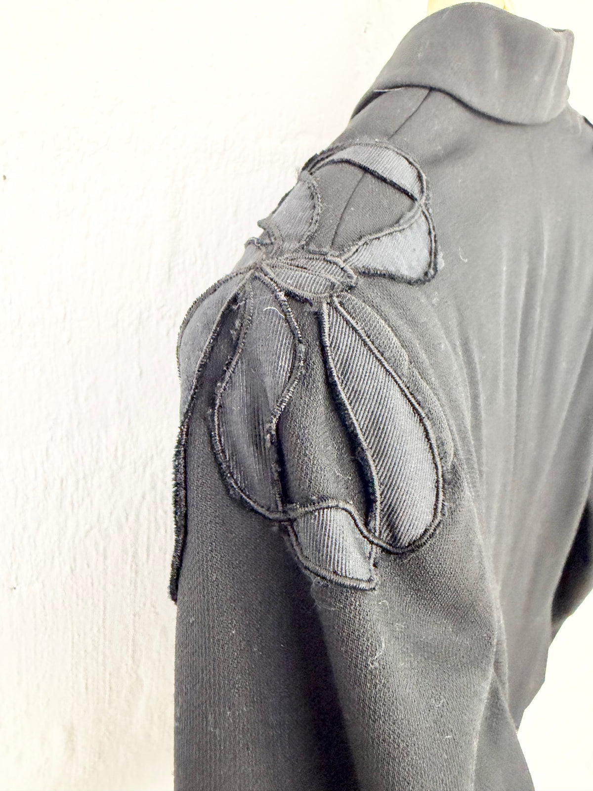 Vintage 80s Bill Blass Black Applique Shoulder Cropped Jacket - AU10