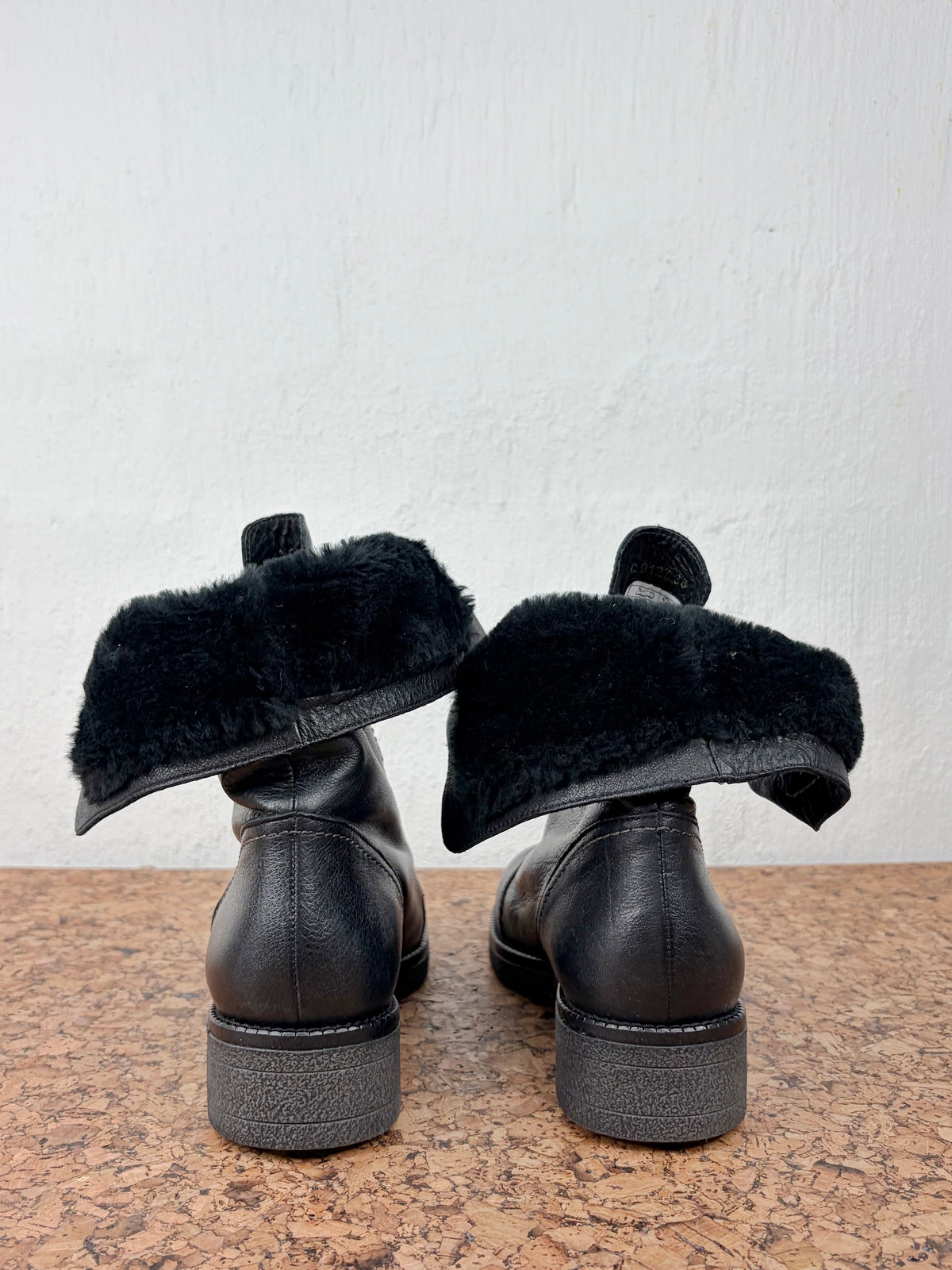 Wonders Black Fleece Lined Boots - EU38