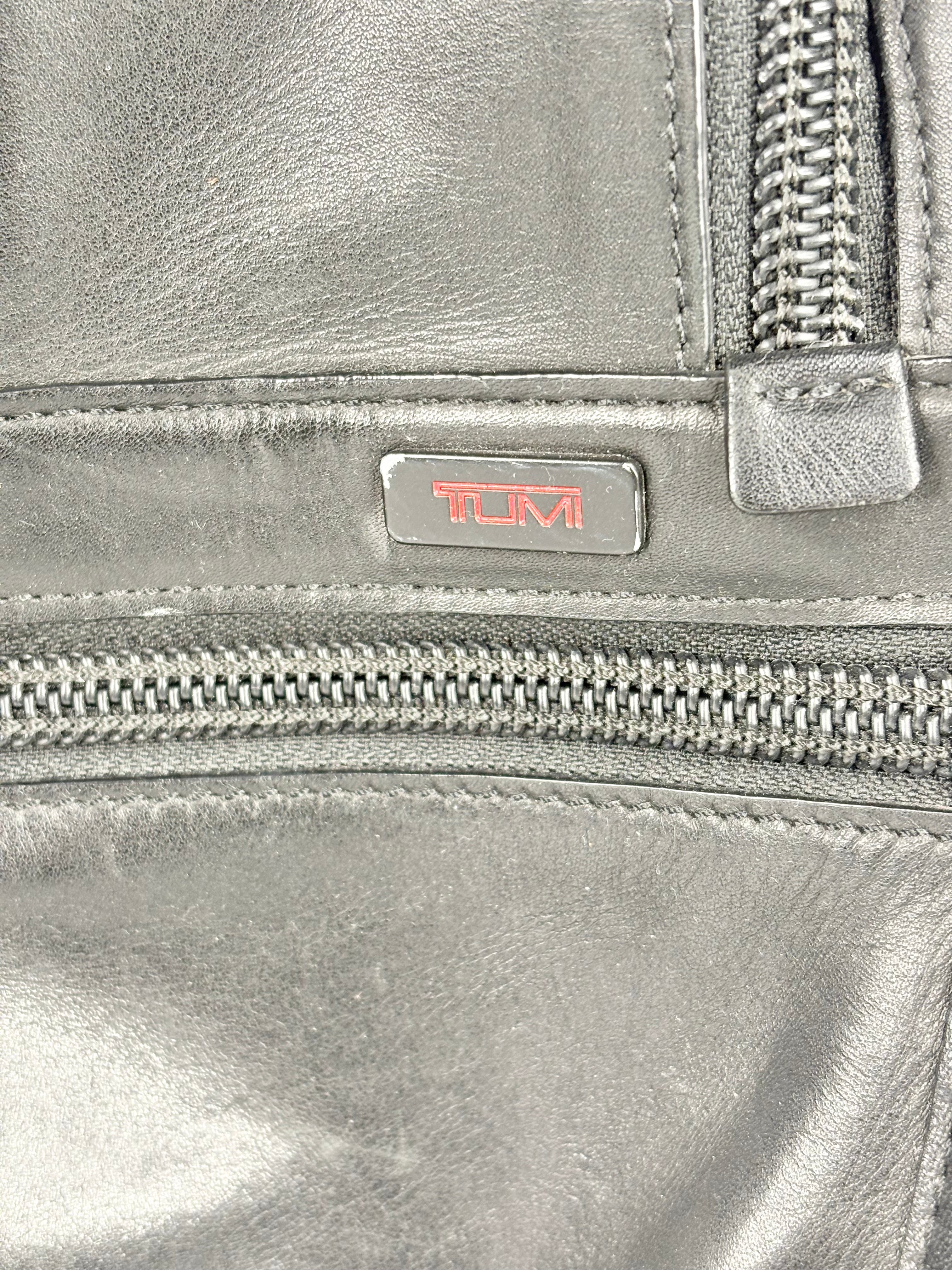 Tumi Black Leather Accordion-Style Messenger Briefcase