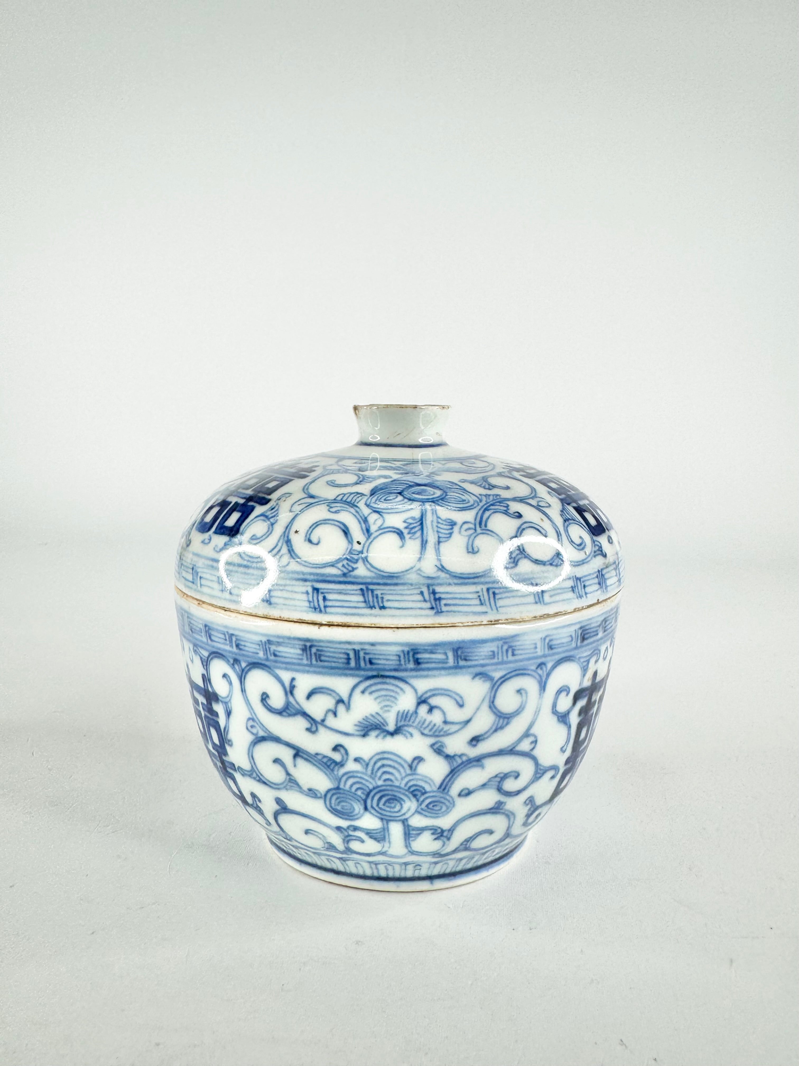 Antique 'Double Happiness' Small Blue & White Porcelain Lidded Dish