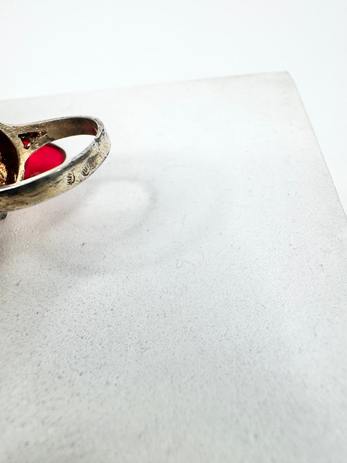 Vintage Raised Garnet Petal Patterned Ring