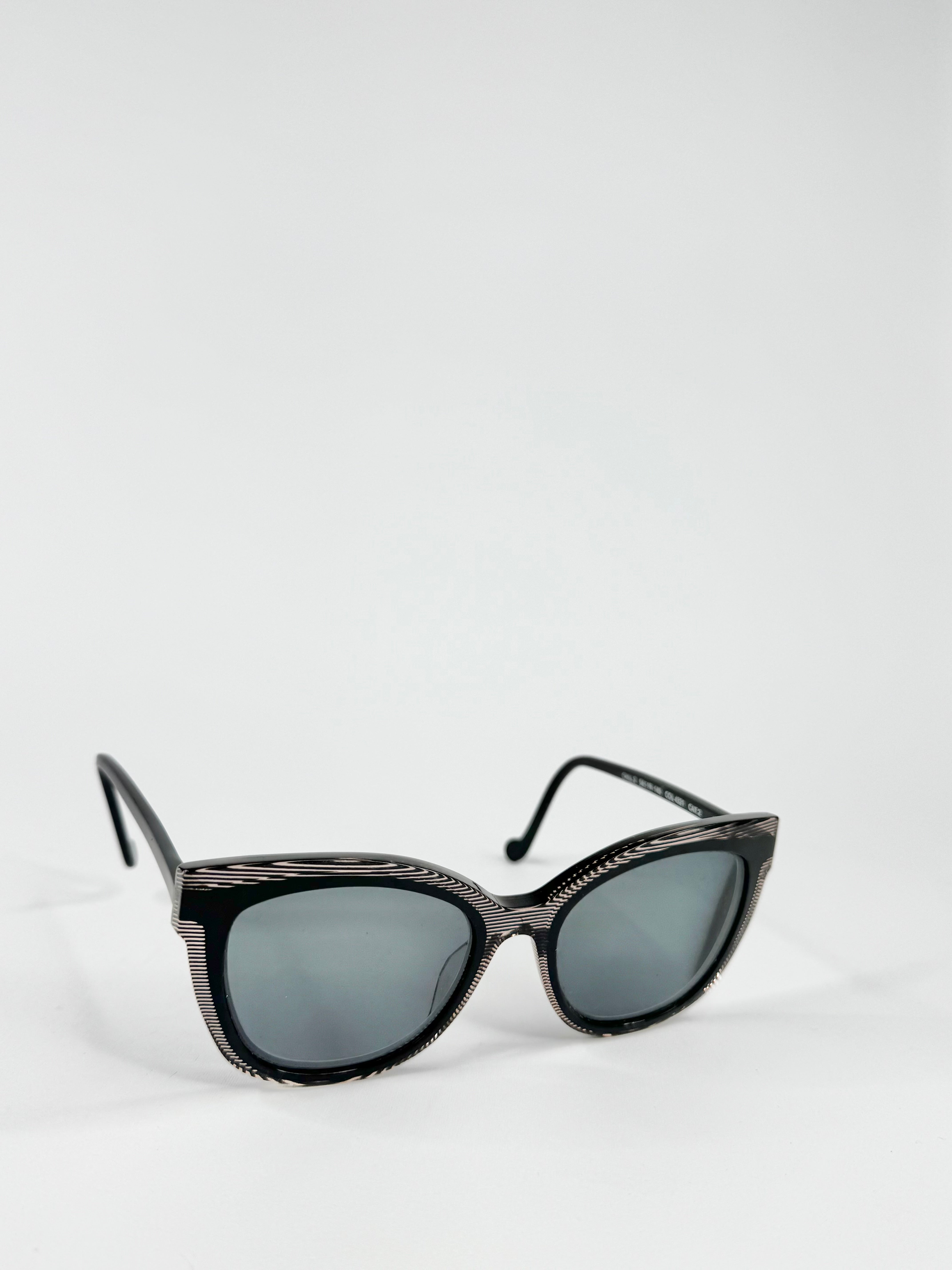 Face A Face Black Line Pattern Sunglasses
