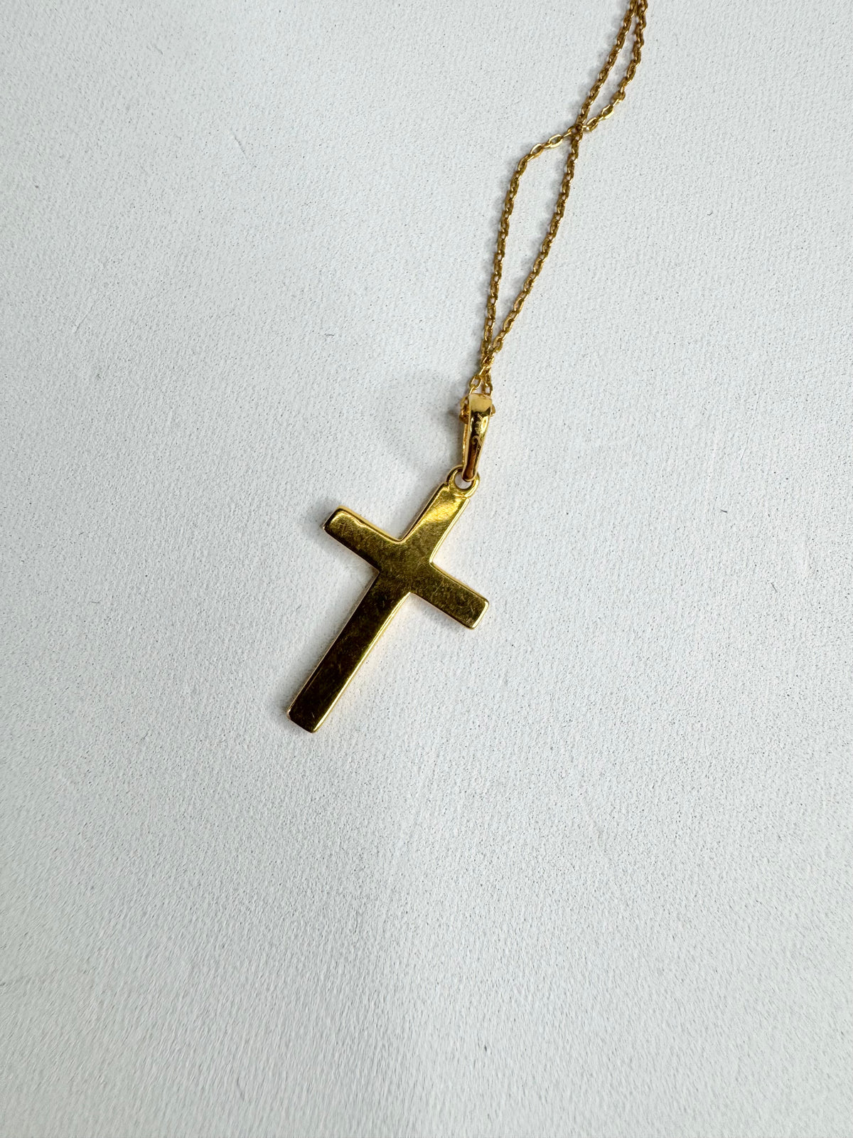 21ct Gold Crucifix & Necklace & 9ct Clasp