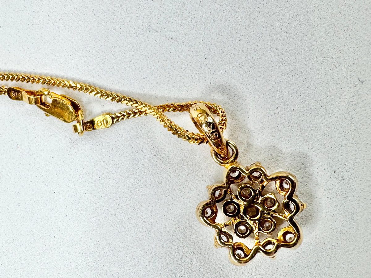 14ct Gold & 45point Diamond Cluster Pendant with 22ct Gold Chain