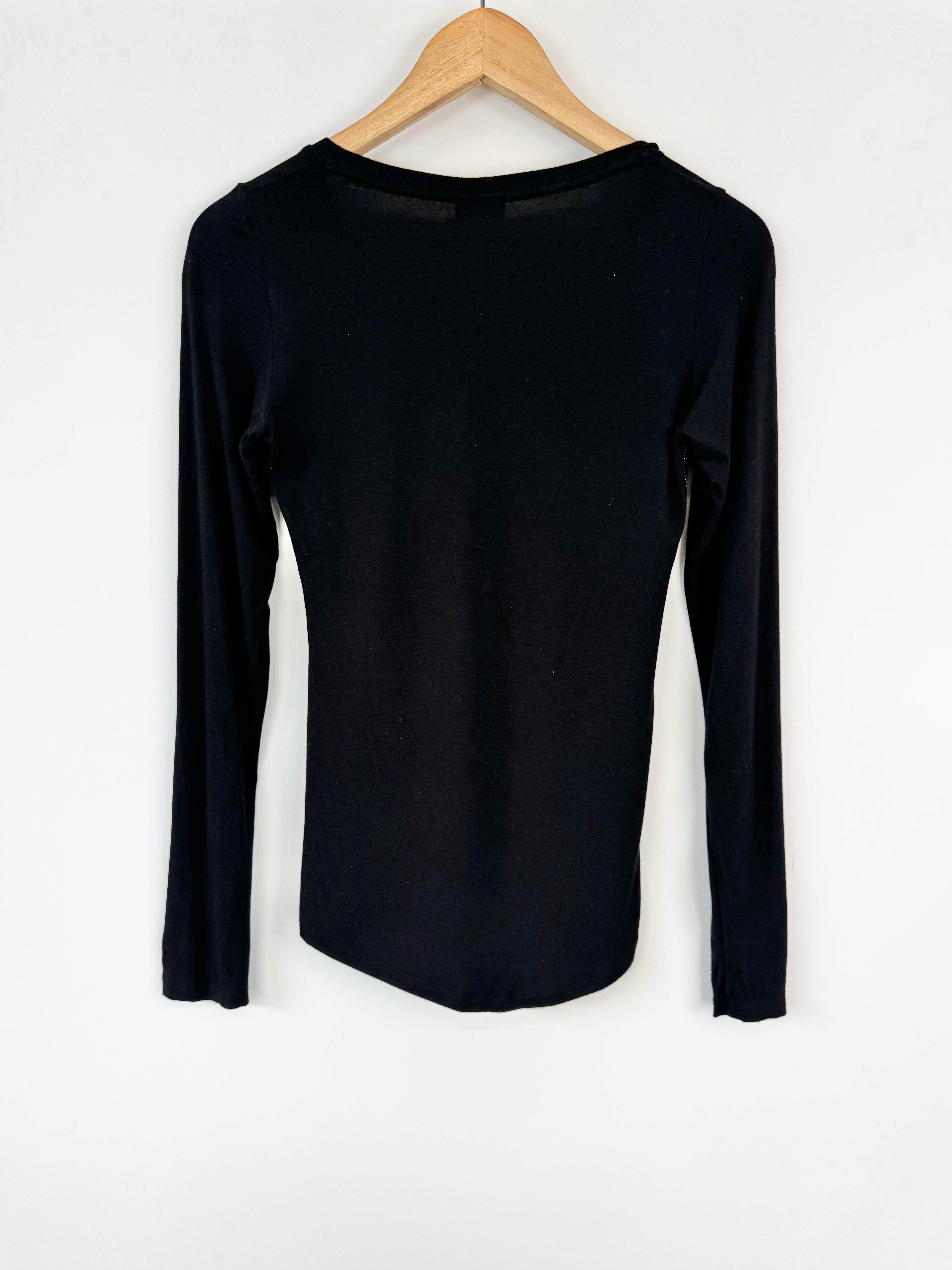 Joseph Black Scoop Neck Gold Trim Long Sleeve Shirt - AU8
