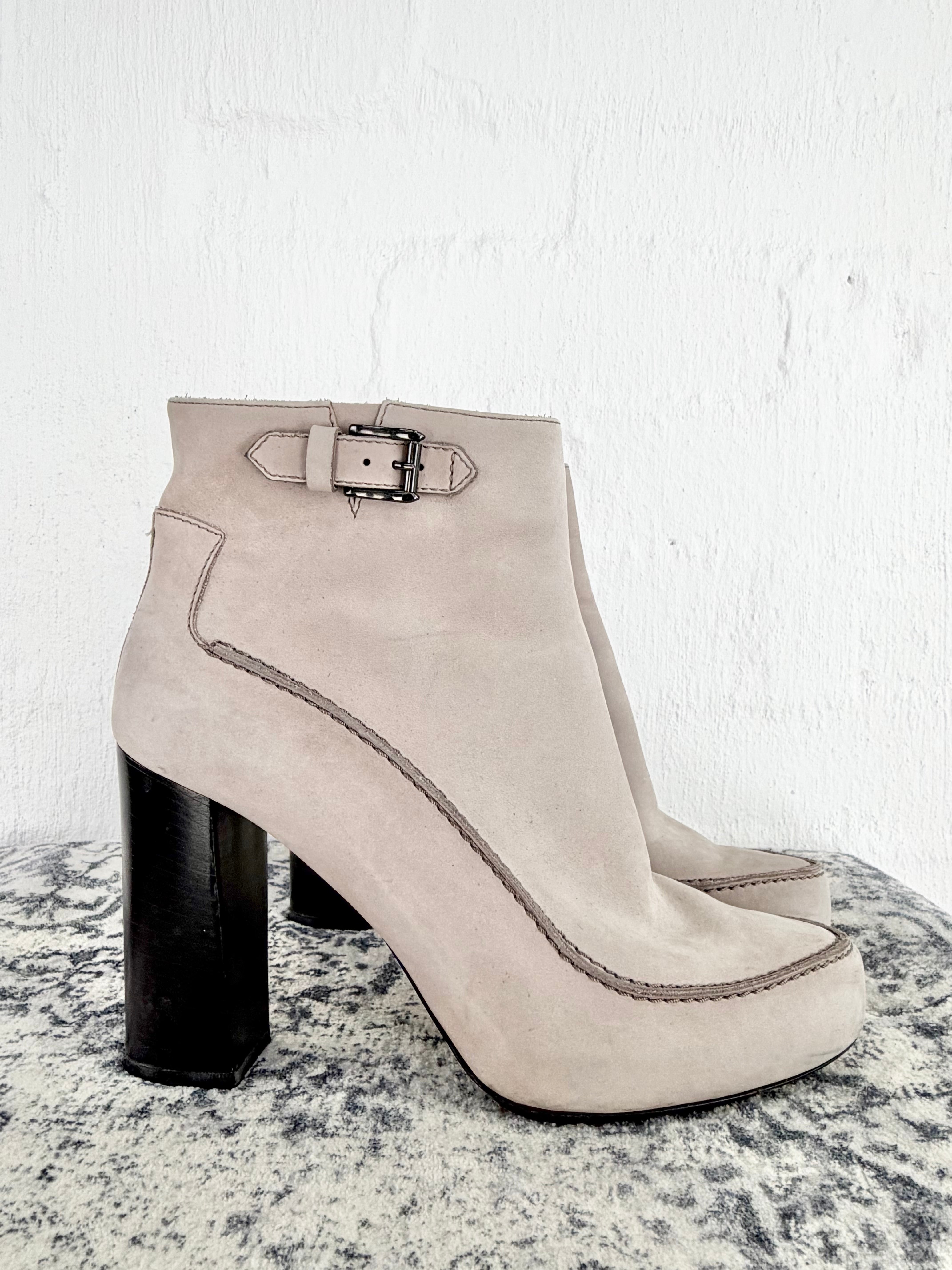 Tod’s Off White Buckle Embellished Ankle Boots - EU38.5