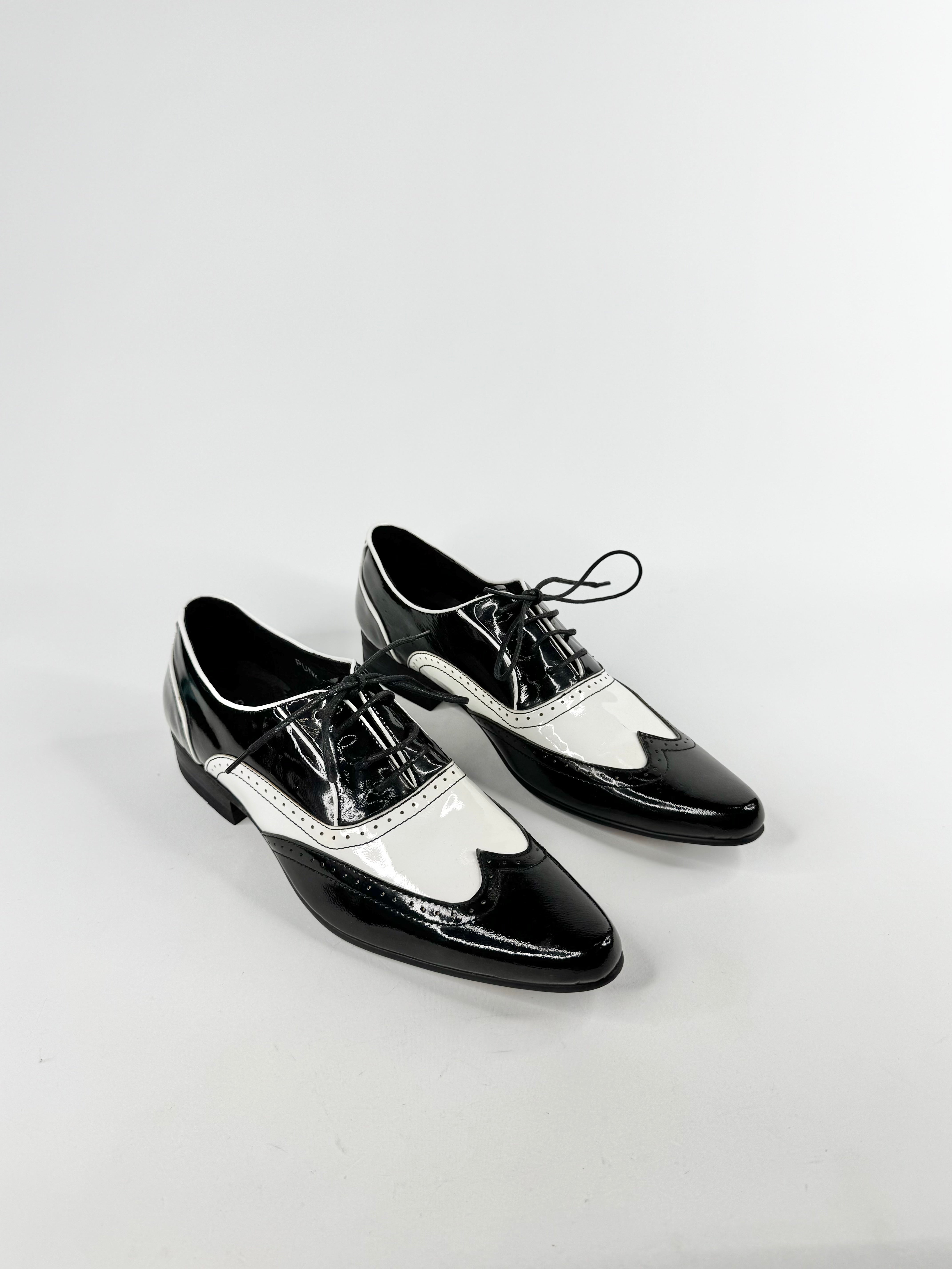 Square Australia Black & White 'Tuxedo' Patent Leather Lace Ups - EU39