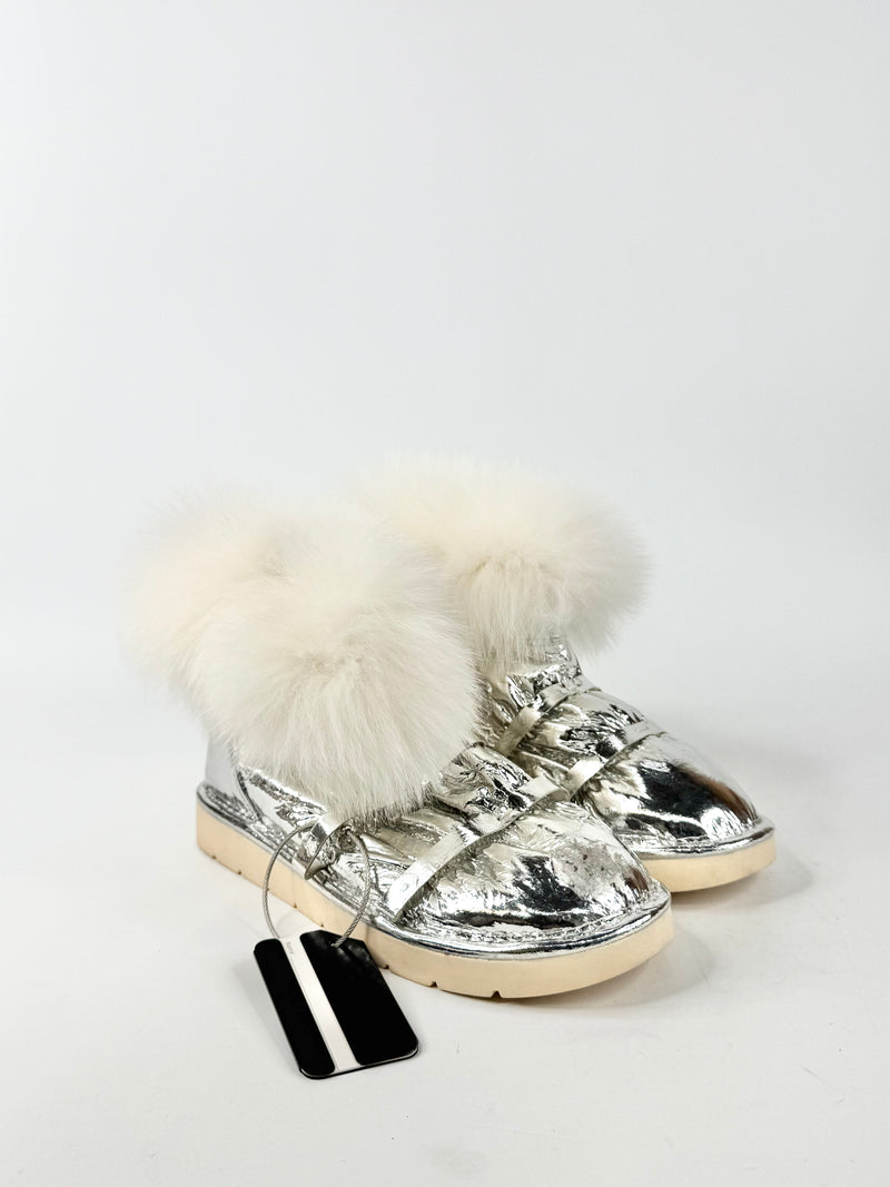Runway Secrets Metallic Silver Fur Embellished Fleece Lined 'Fiona' Boots - EU36