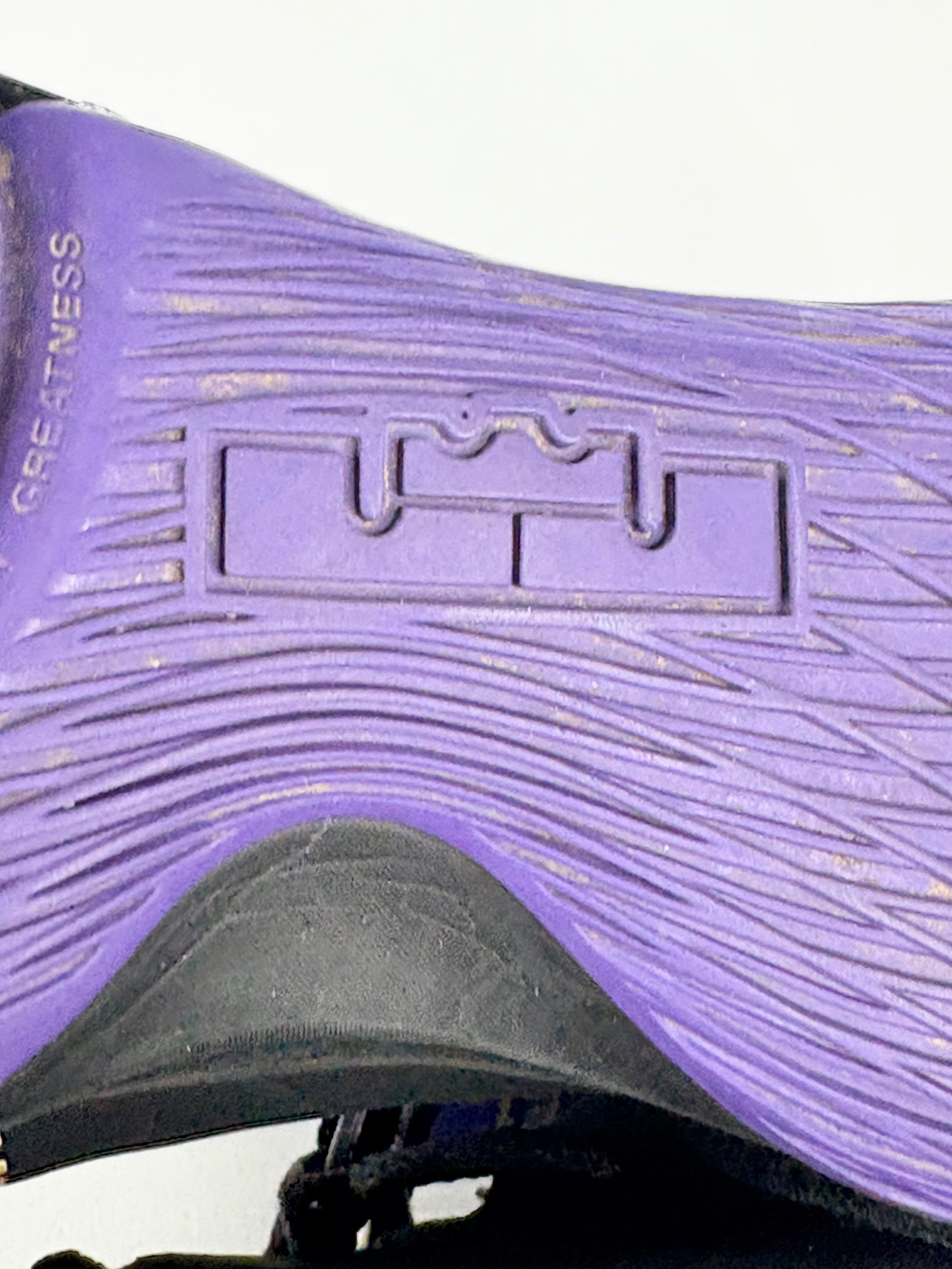 Nike LeBron 'Lakers' Witness 5 Basketball Sneakers - EU46